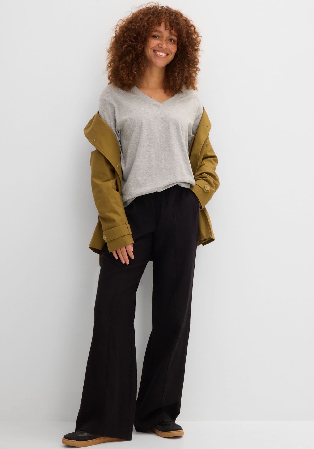 bonprix Longshirt »Weites Long-Shirt mit V-Ausschnitt, Kurzarm (5er Pack)« Packung, 5 tlg. lockere Passform, Kurzarm, mit V-Ausschnitt, unifarben