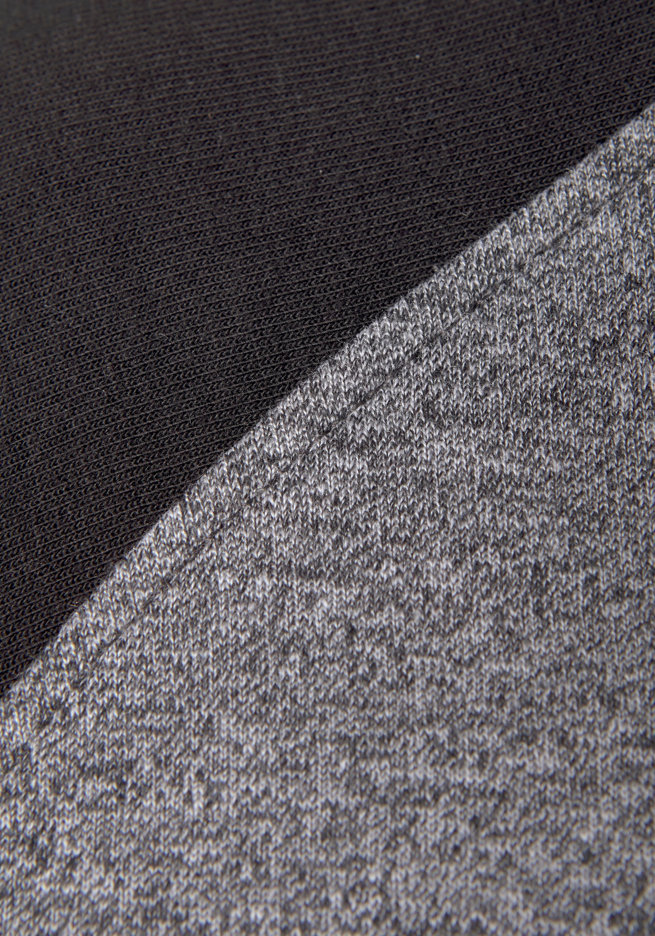 Bench. Kapuzensweatshirt, mit farblich und Loungeanzug, Ärmeln kaufen Logodruck, Loungewear online Hoodie abgesetzten