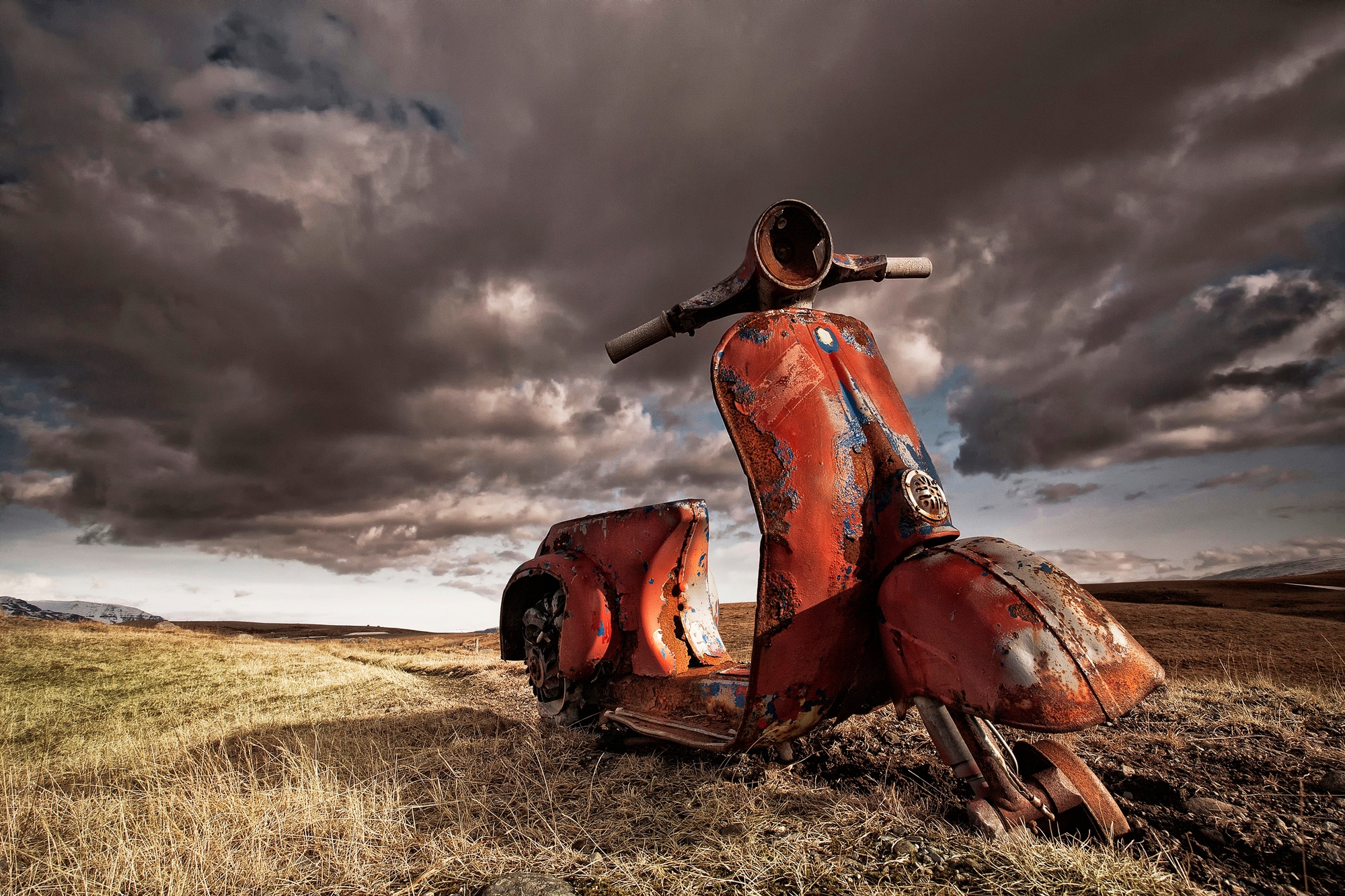 Papermoon Fototapete »Photo-Art TORSTEINN H INGIBERGSSON, VESPA« günstig online kaufen