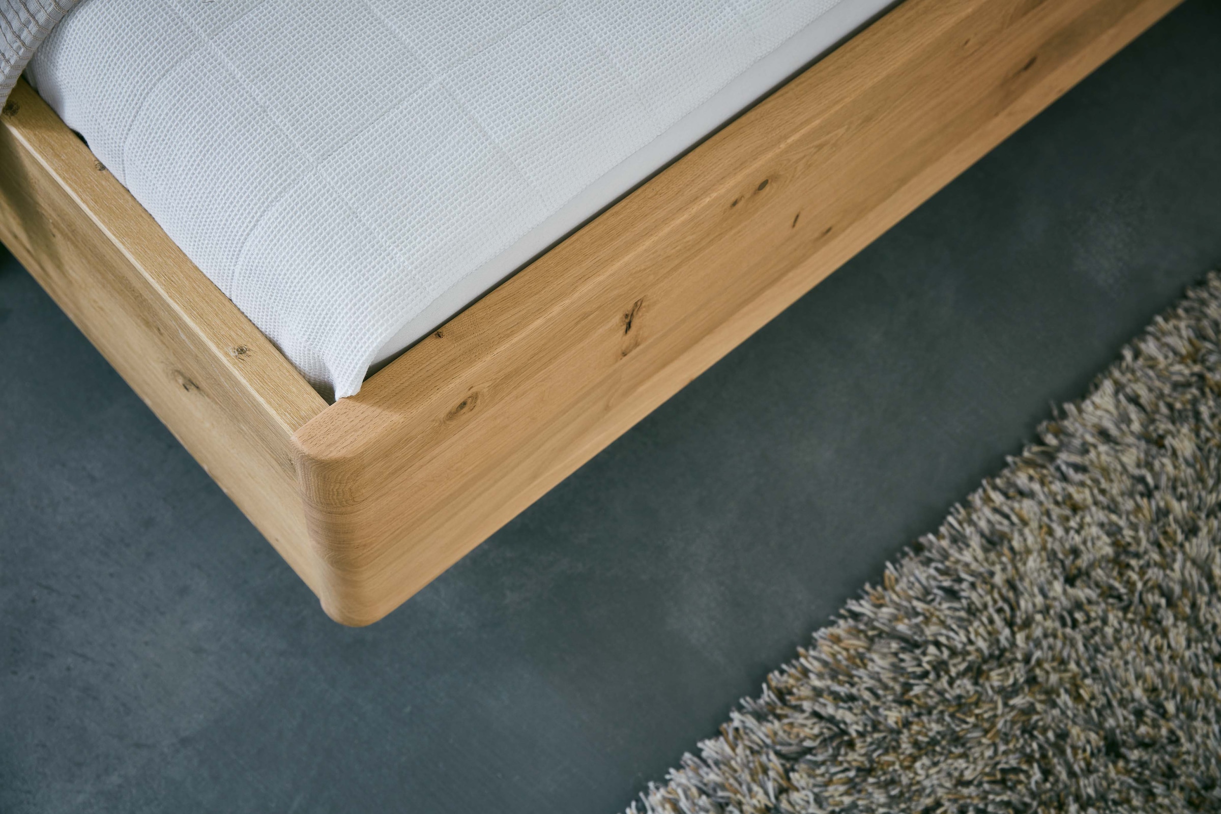WIEMANN Holzbett »Cardiff, Bettgestell, Bettrahmen, teilmassiv, mit Polsterkopfteil«, (Belastbarkeit 110/220 Kg, 4-fache höhenverstellbar, MADE IN GERMANY), Fußteil aus Massivholz, verschiedene Größen