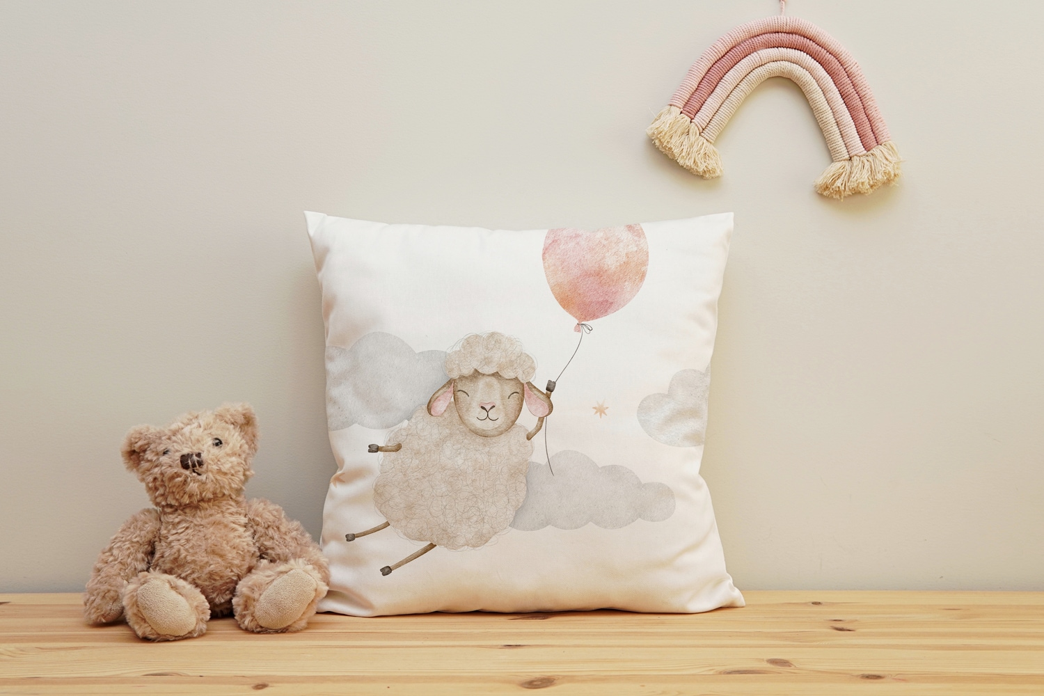 queence Dekokissen »Fliegendes Schaf mit Ballon«, Kissenhülle mit HD Premium Druck, geruchsneutral, 40x40cm