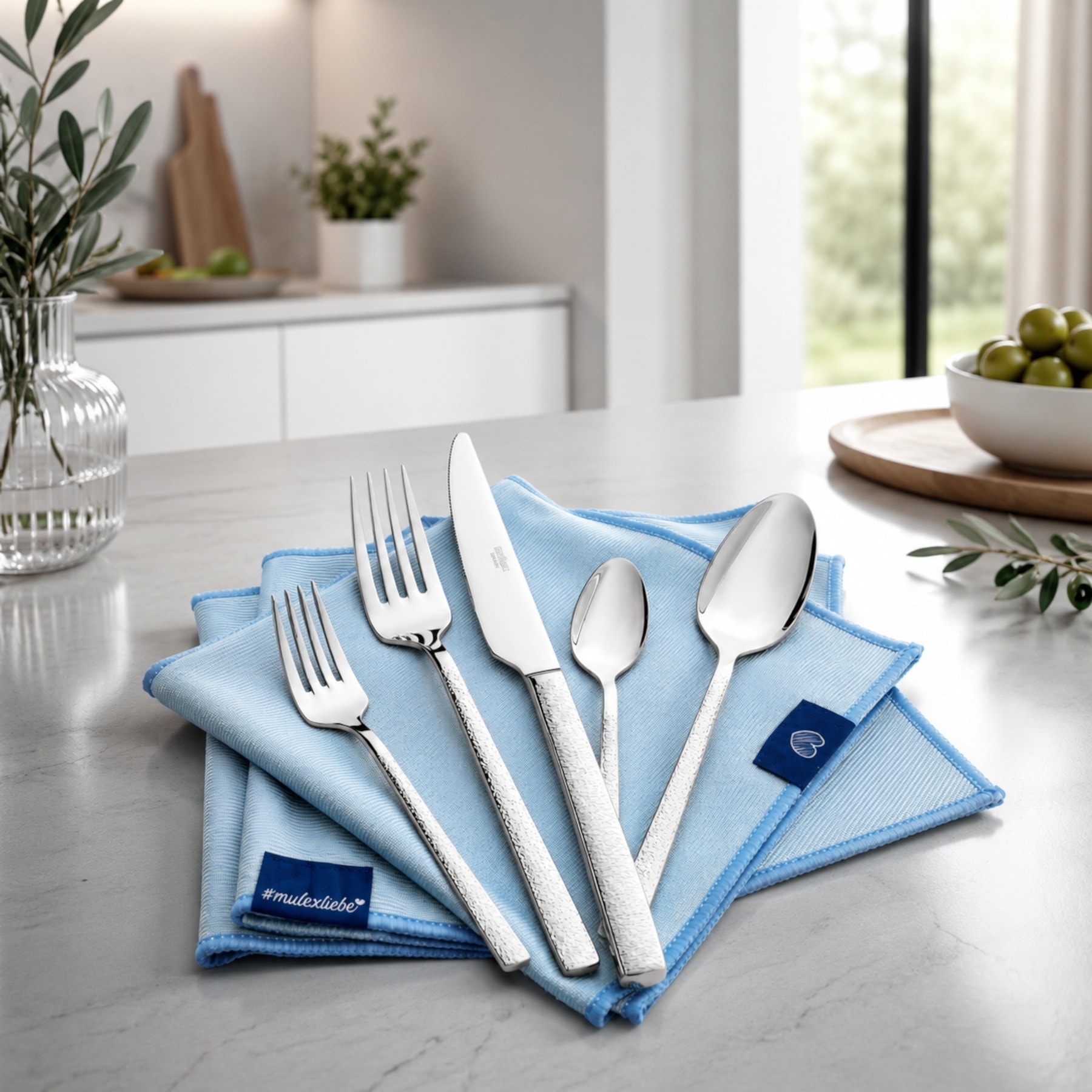 Mulex Besteck-Set »Genua, Besteckset mit 3 Multifunktionstüchern« Kratzfestes Besteck mit edlem Design und angenehmer Haptik