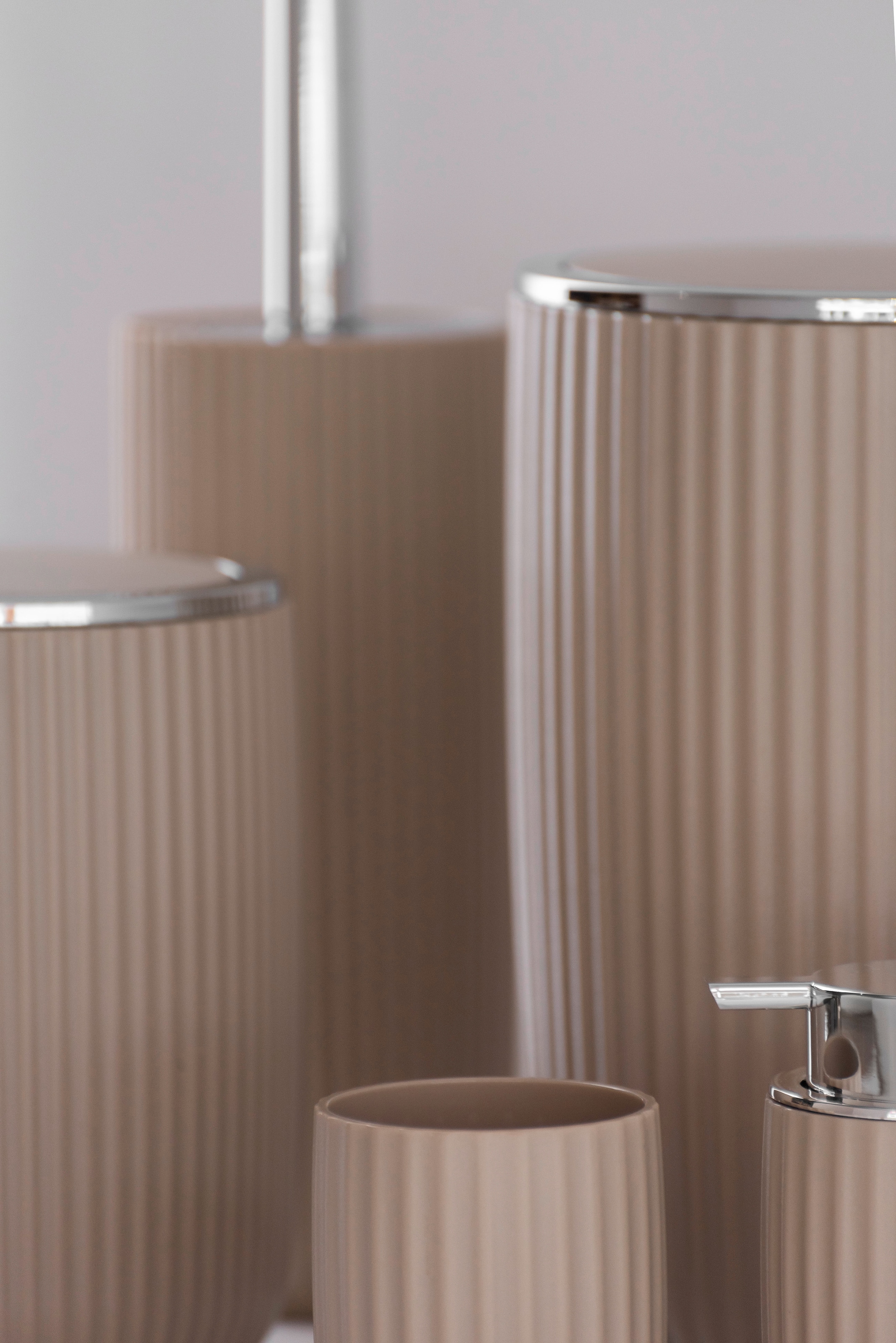 WENKO WC-Garnitur »Agropoli«, aus Kunststoff, beige, mit geschlosssener  Form kaufen