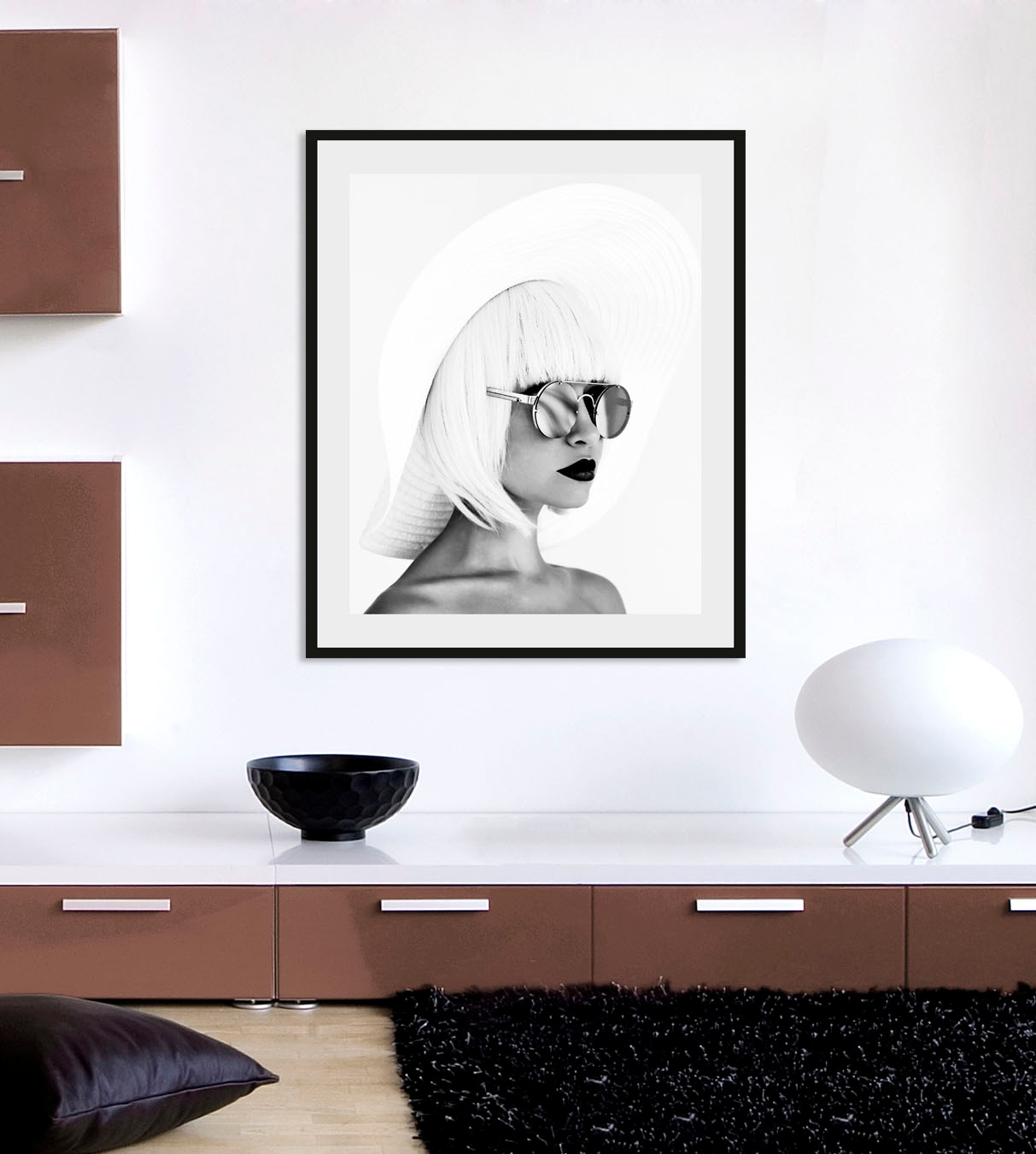 queence Bild »Jessica«, Frau-Foto-Porträts-Portrait-Schwarz-Weiß-Bilder von Frauen-Fashion-Mode-Magazincover, (1 St.), HD Premium Poster-Druck inkl. Holzrahmen