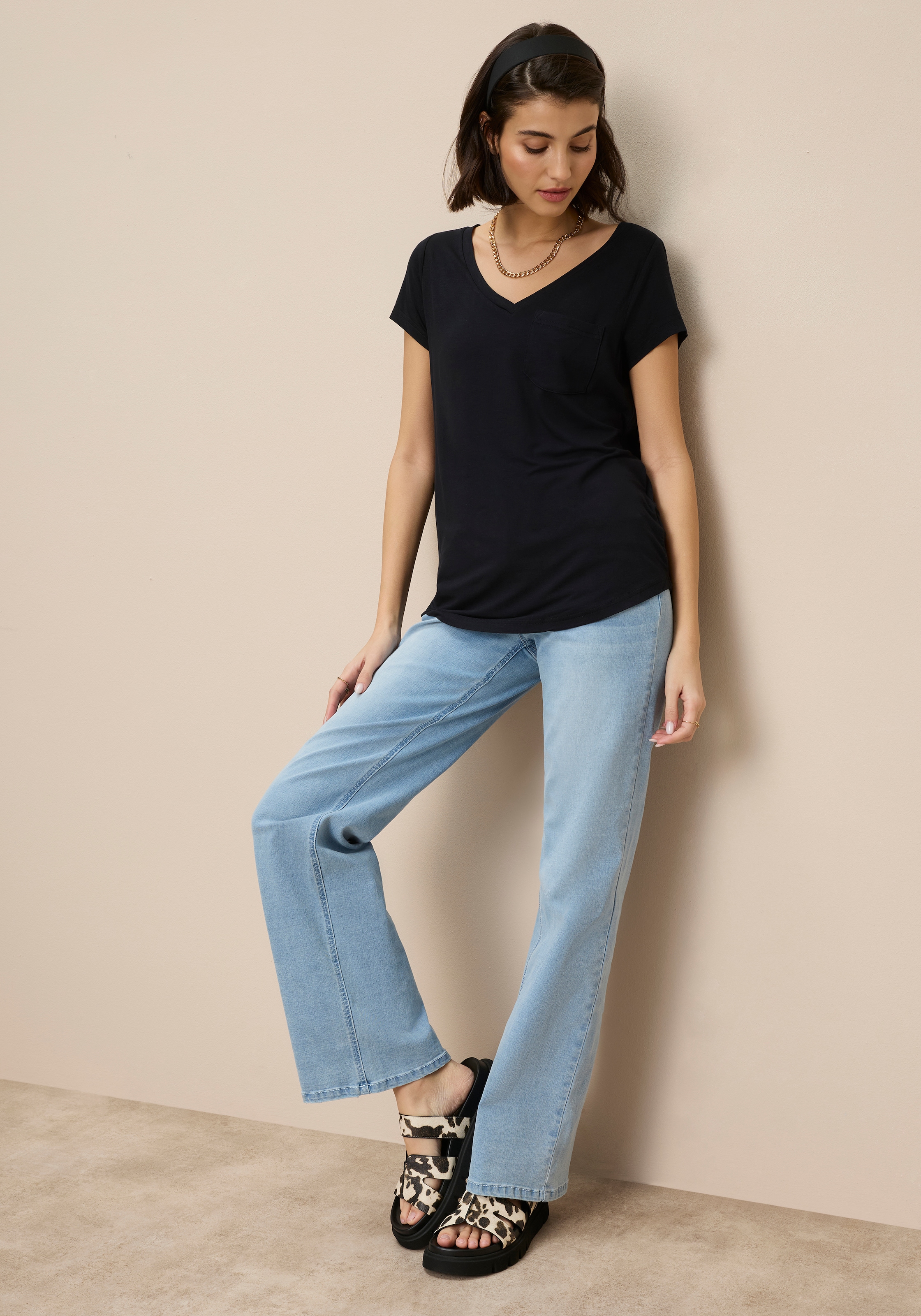 Tamaris T-Shirt lässige Passform, mit V-Ausschnitt, unifarben, hüftbedeckende Länge