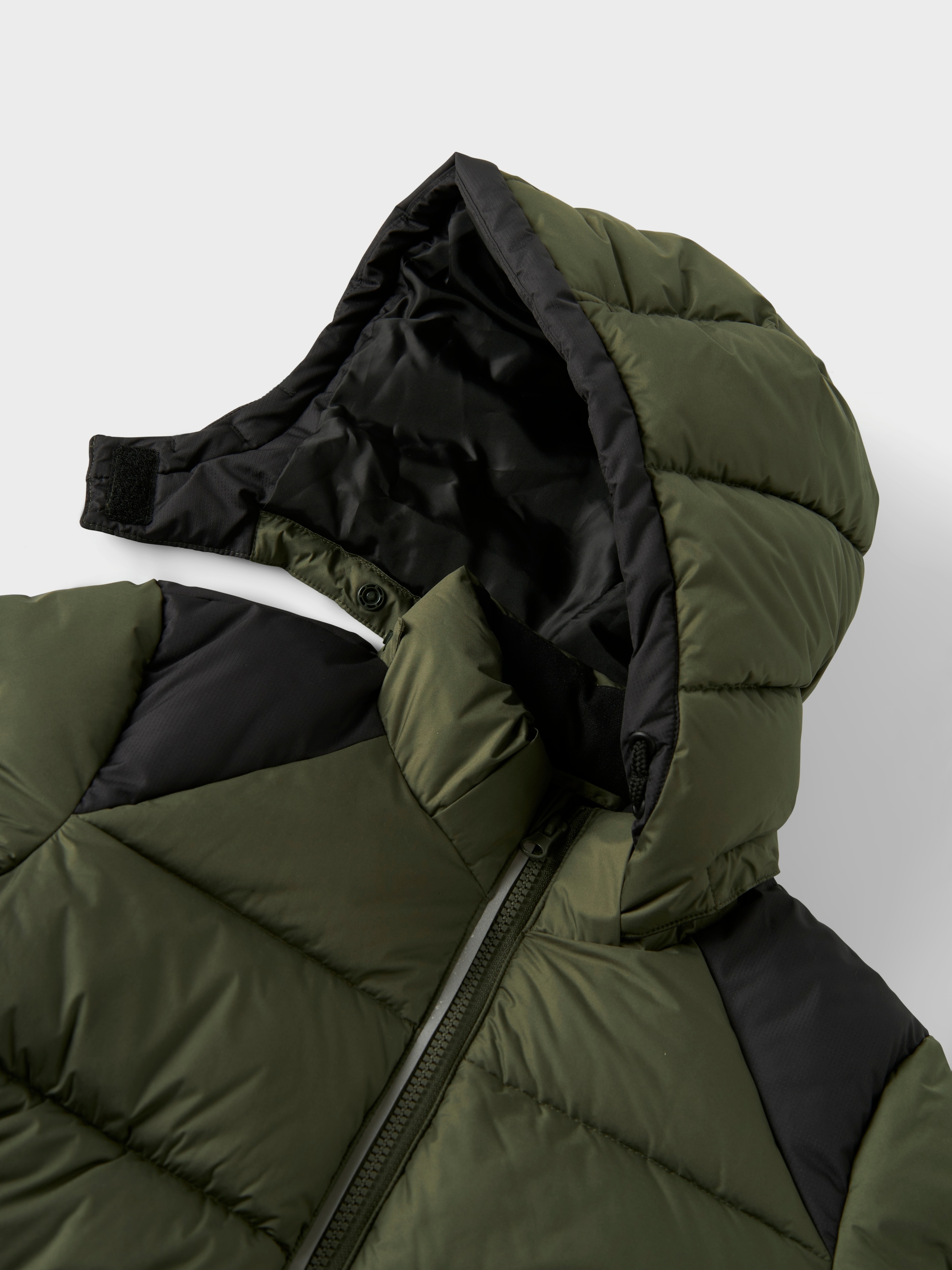 Name It Skijacke »NKMMOTION05 SKI JACKET FO«, mit Kapuze, wasser- und winddicht, mit Skipasstasche