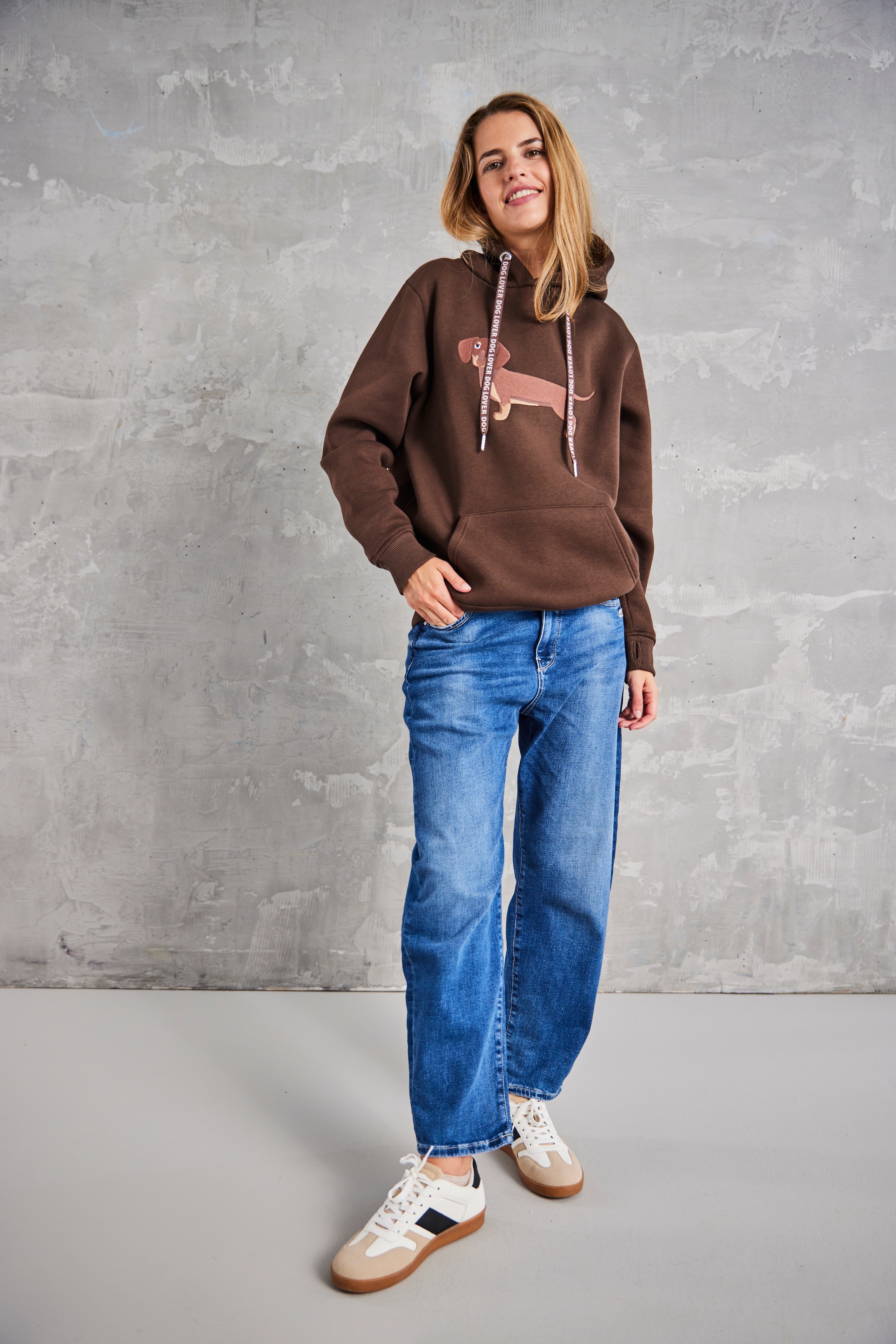 Zwillingsherz Hoodie »"Dackel"«, Stickerei vorne, weiche Fleeceinnenseite, bedruckte Kordel