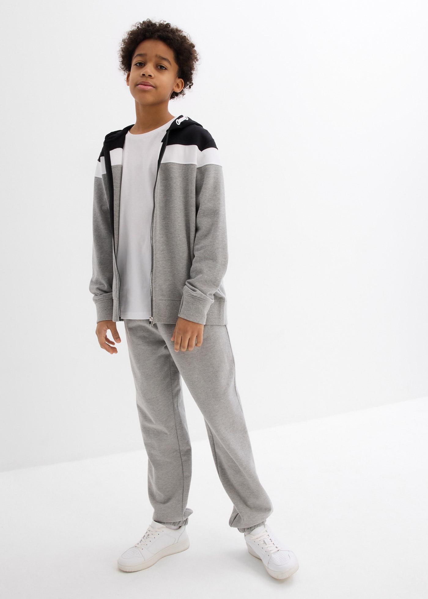 bonprix Kapuzensweatjacke mit Kapuze, für Frühling und Sommer, Langarm