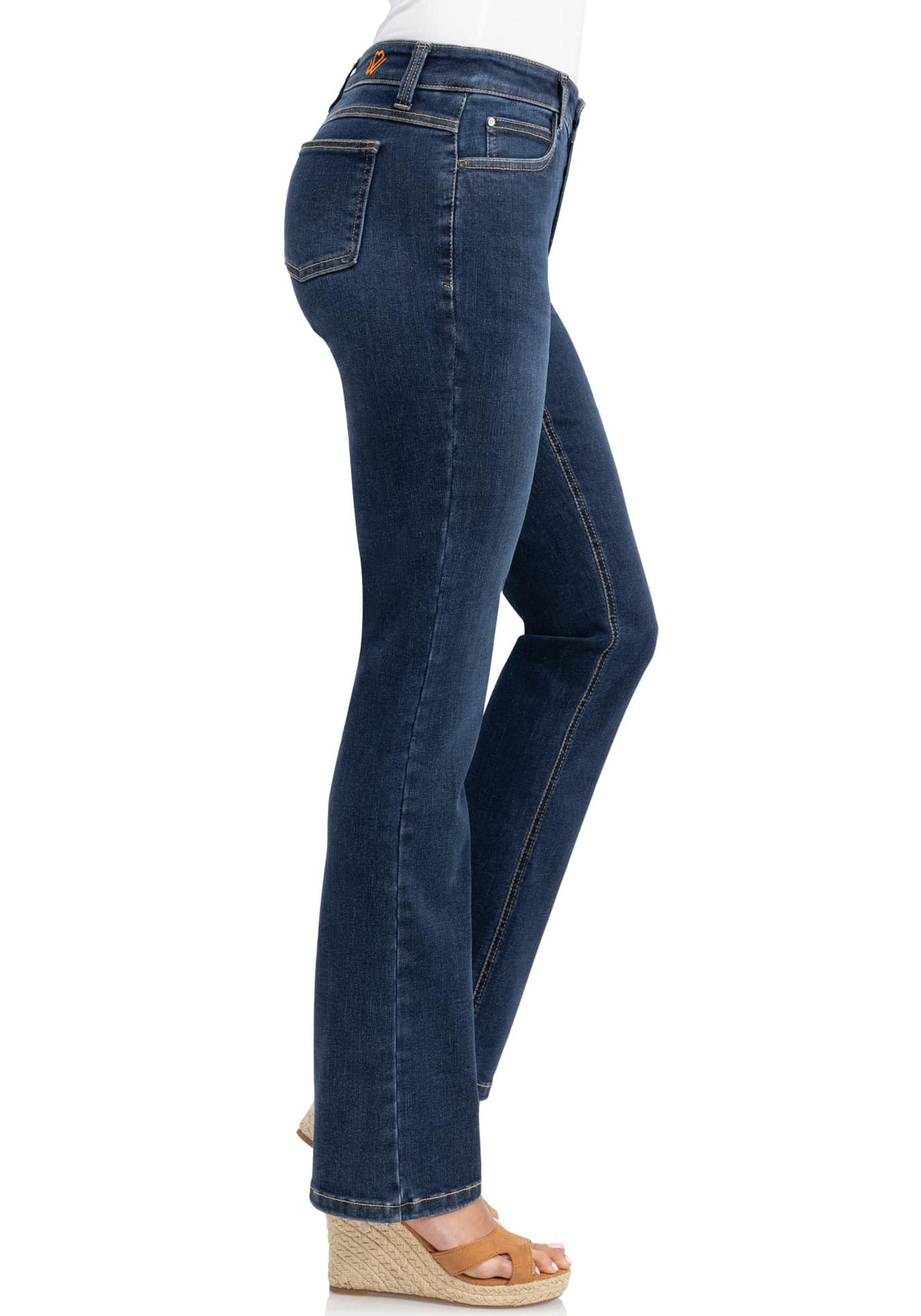 wonderjeans Bootcut-Jeans, Figurbetonte Form mit leicht ausgestelltem Bein