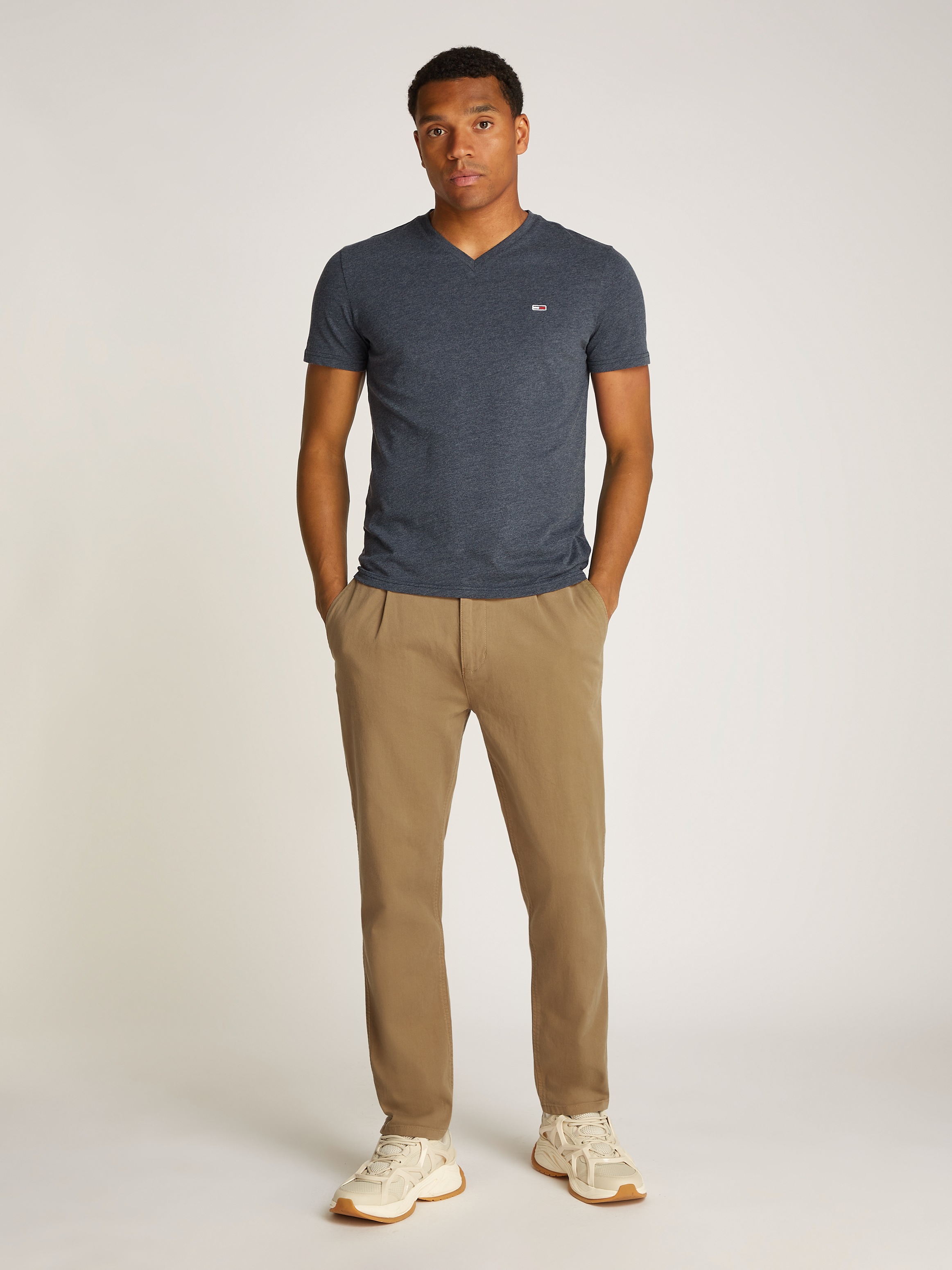 Tommy Jeans Chinohose »TJM CASUAL ELASTICATED PANT«, mit Bundfalten