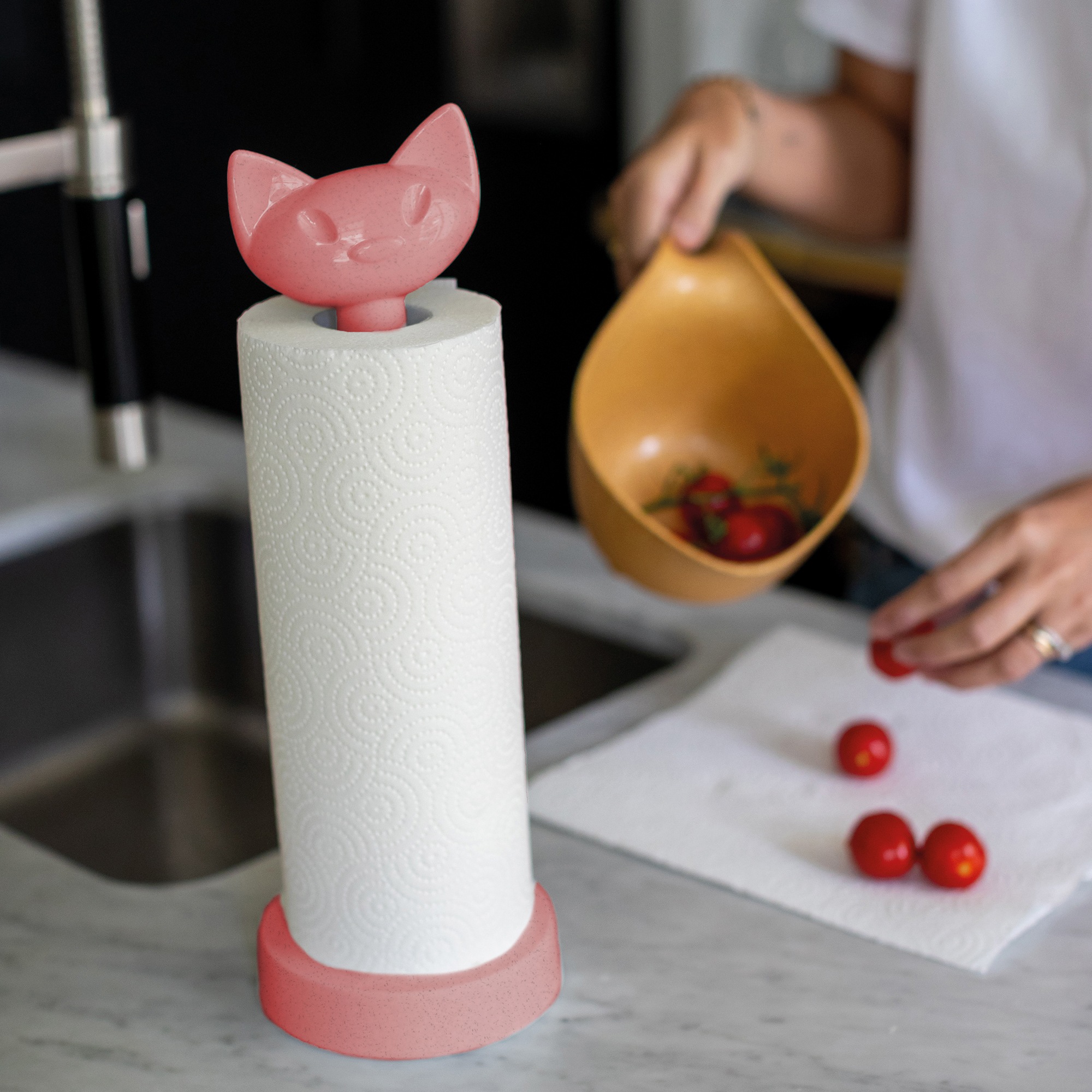 KOZIOL Küchenrollenhalter »MIAOU«, (1 St.), spülmaschinengeeignet,melaminfrei100%recycelbar