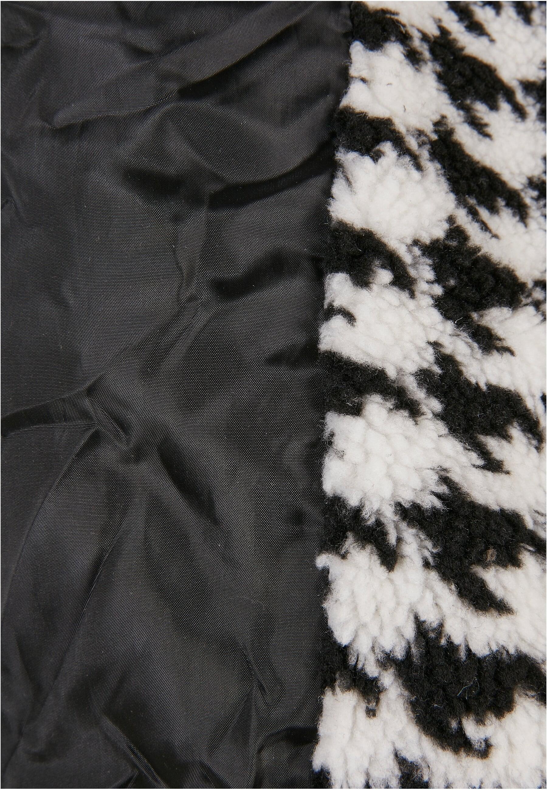 URBAN CLASSICS Allwetterjacke »Urban Classics Damen Ladies Short Oversized AOP Sherpa Jacket« 1 Stk. tlg. mit Kapuze