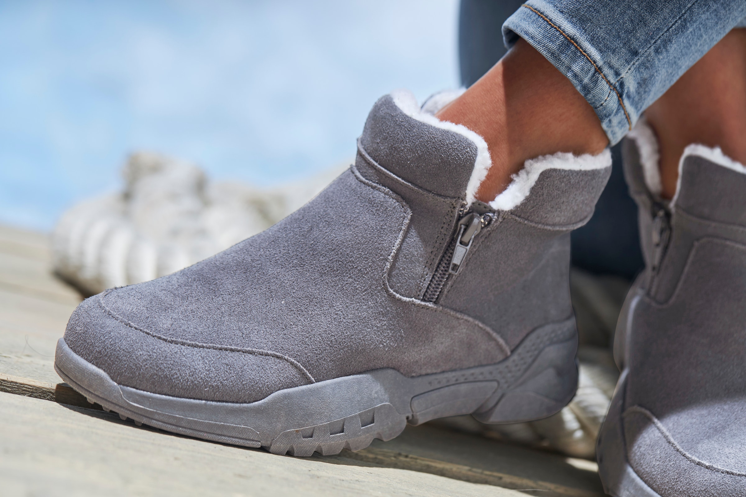 Vivance Stiefelette, aus Veloursleder und mit Warmfutter, Winterstiefel, Stiefel, Boots