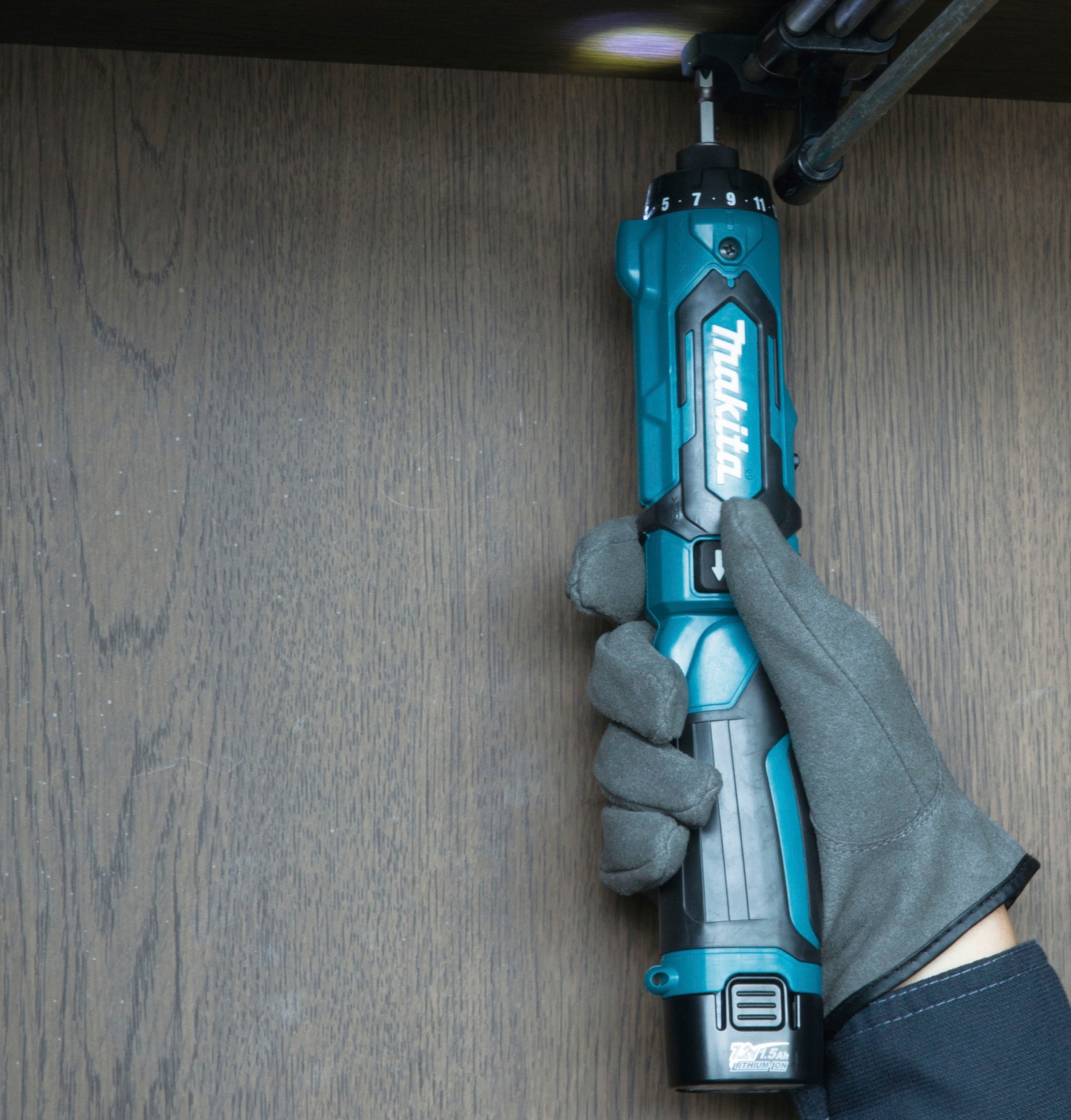 Makita Akku-Schrauber »DF012DSE«, inkl. integrierter Akku, Ladegerät und Aufbewahrungskoffer