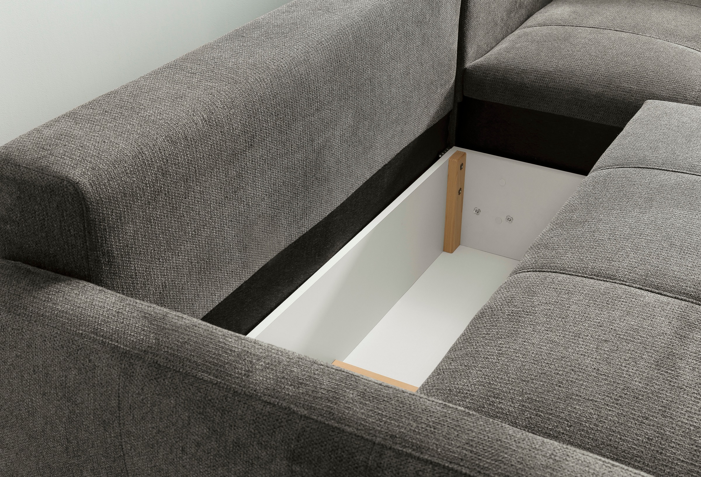 exxpo - sofa fashion Ecksofa »Chester, Boxspring Federkern-Polsterung für bequemeren Sitzkomfort«, L-Form, schmale Armlehnen, Bettfunktion u. Bettkasten