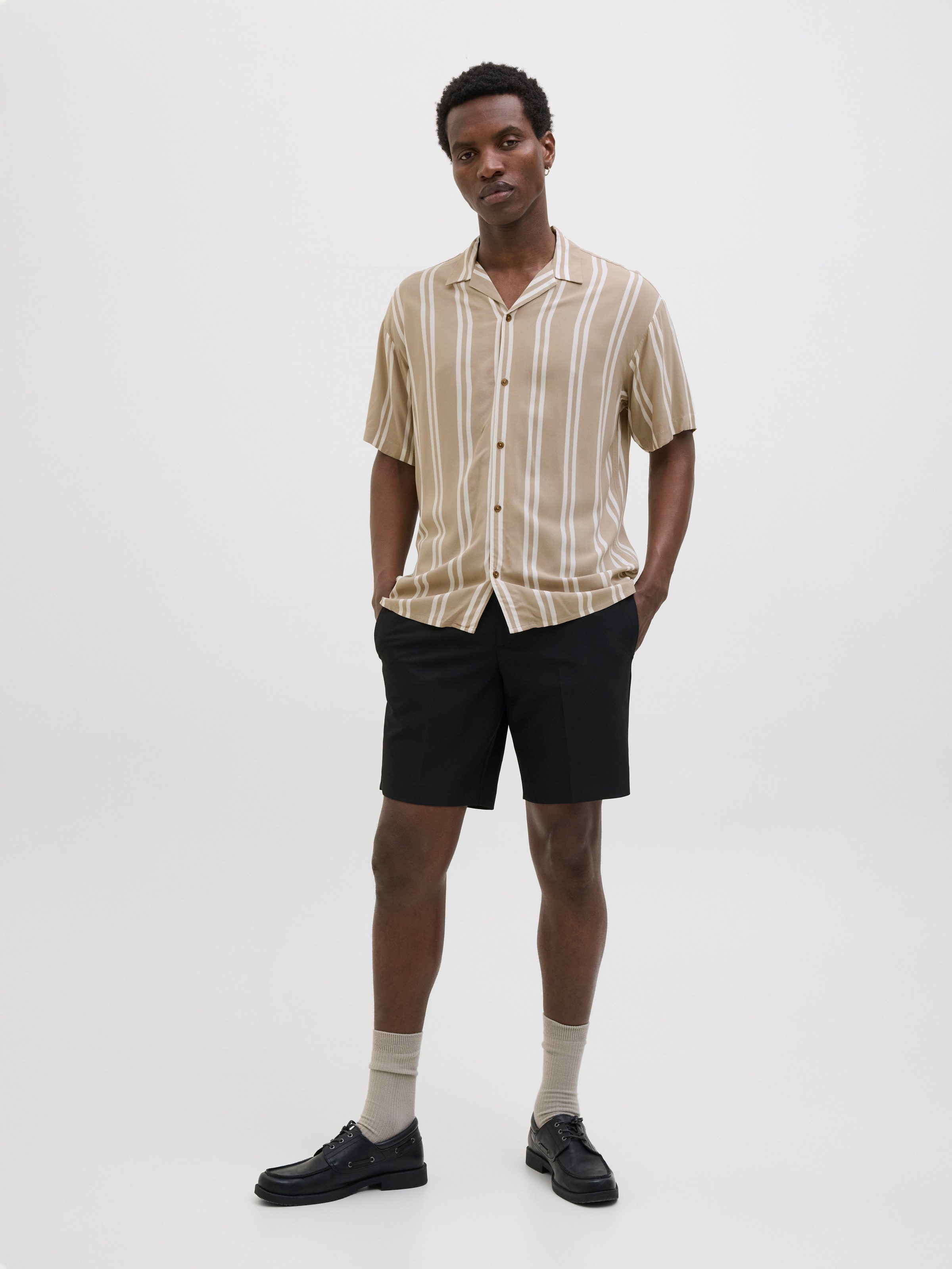 Jack & Jones Kurzarmhemd »JJEJEFF STRIPE RESORT SHIRT SS SN«, mit Streifen Muster