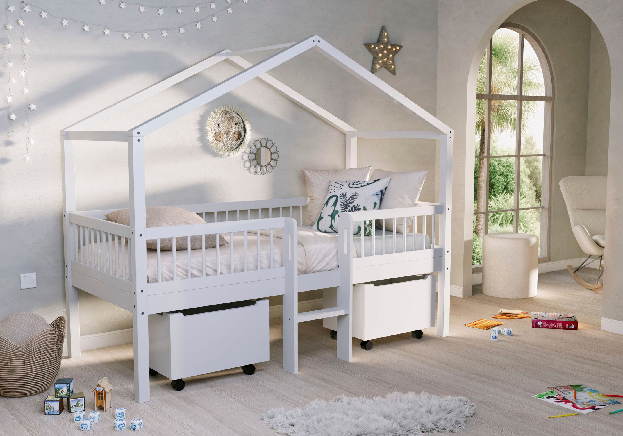 Vipack Hausbett »Inkl. Dachaufbau, Leiter und Rolllattenrost, Made in Europe« wahlweise mit und ohne dekorativem Textilhimmel erhältlich,  hochwertig und stabil bebaut, Buche massiv weiß lackiert