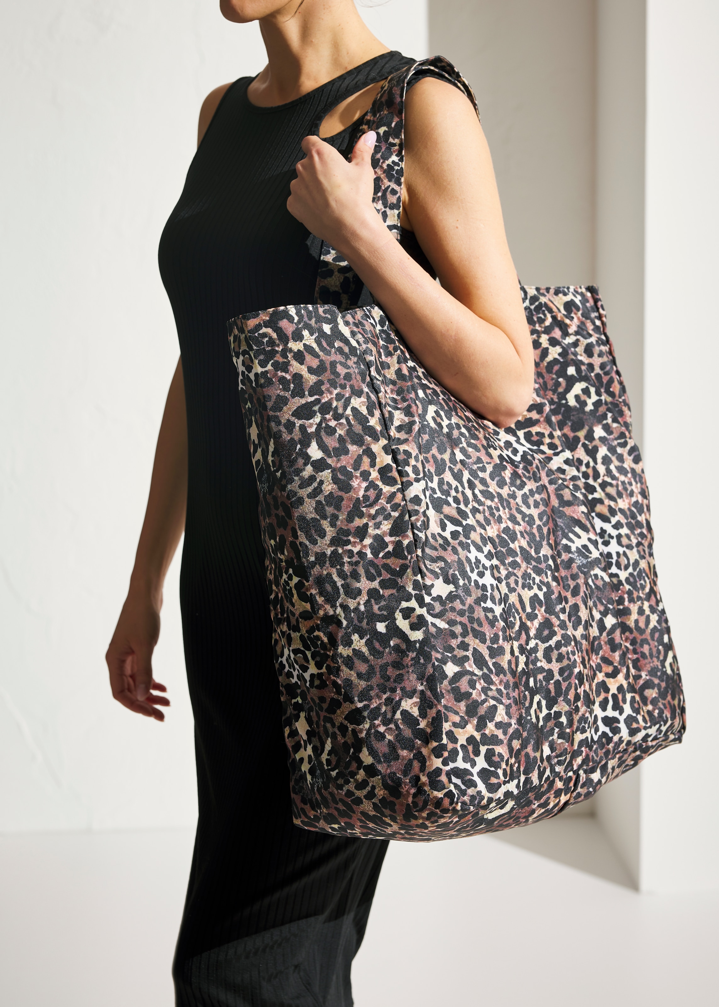 Vivance Strandtasche »Shopper«, XXL Beachtasche Sommertasche in modischer Leo Optik VEGAN