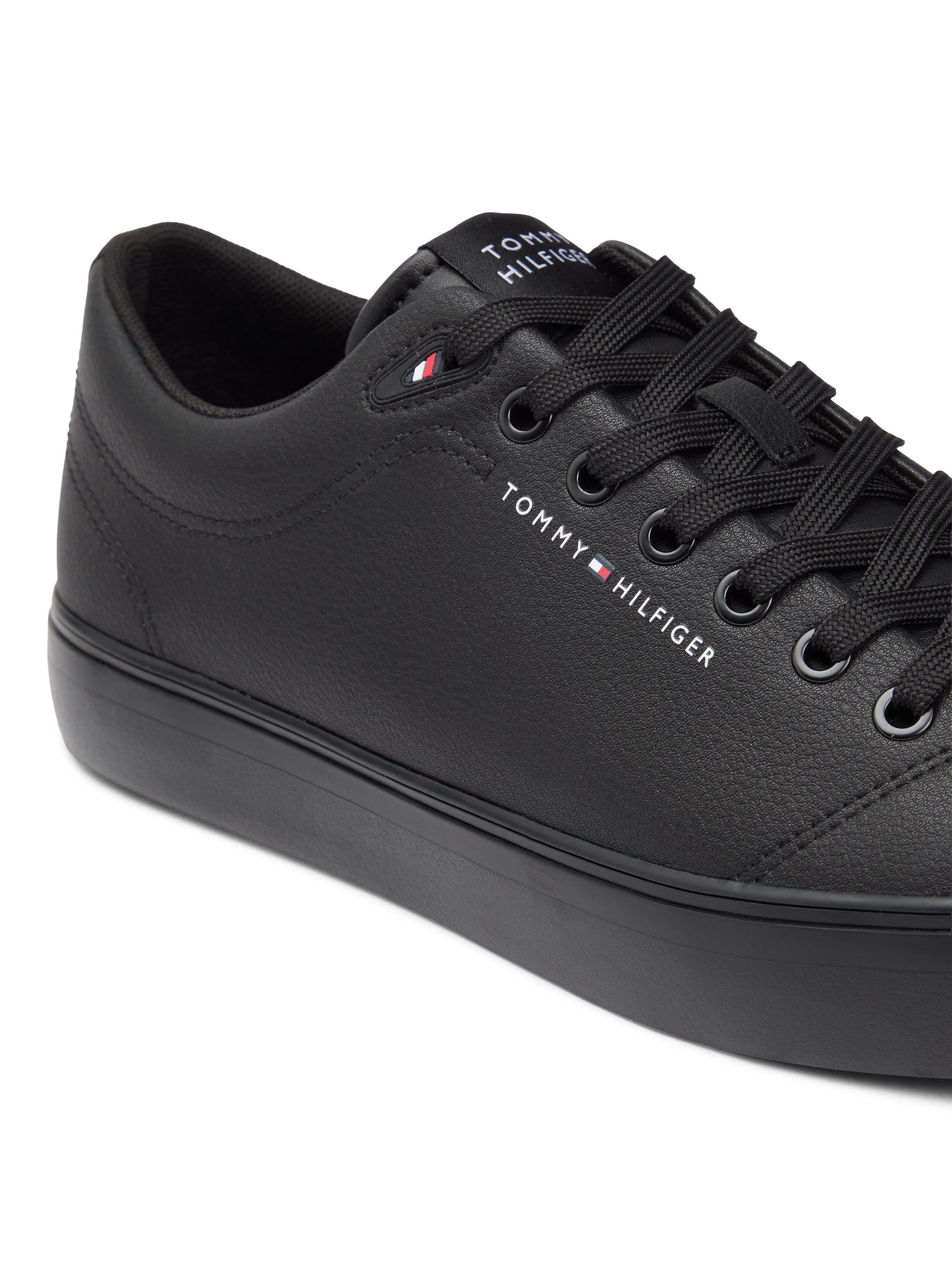Tommy Hilfiger Sneaker »TH HI VULC CORE LOW LTH II ESS«  , Freizeitschuh, Halbschuh, Schnürer in schmaler Form