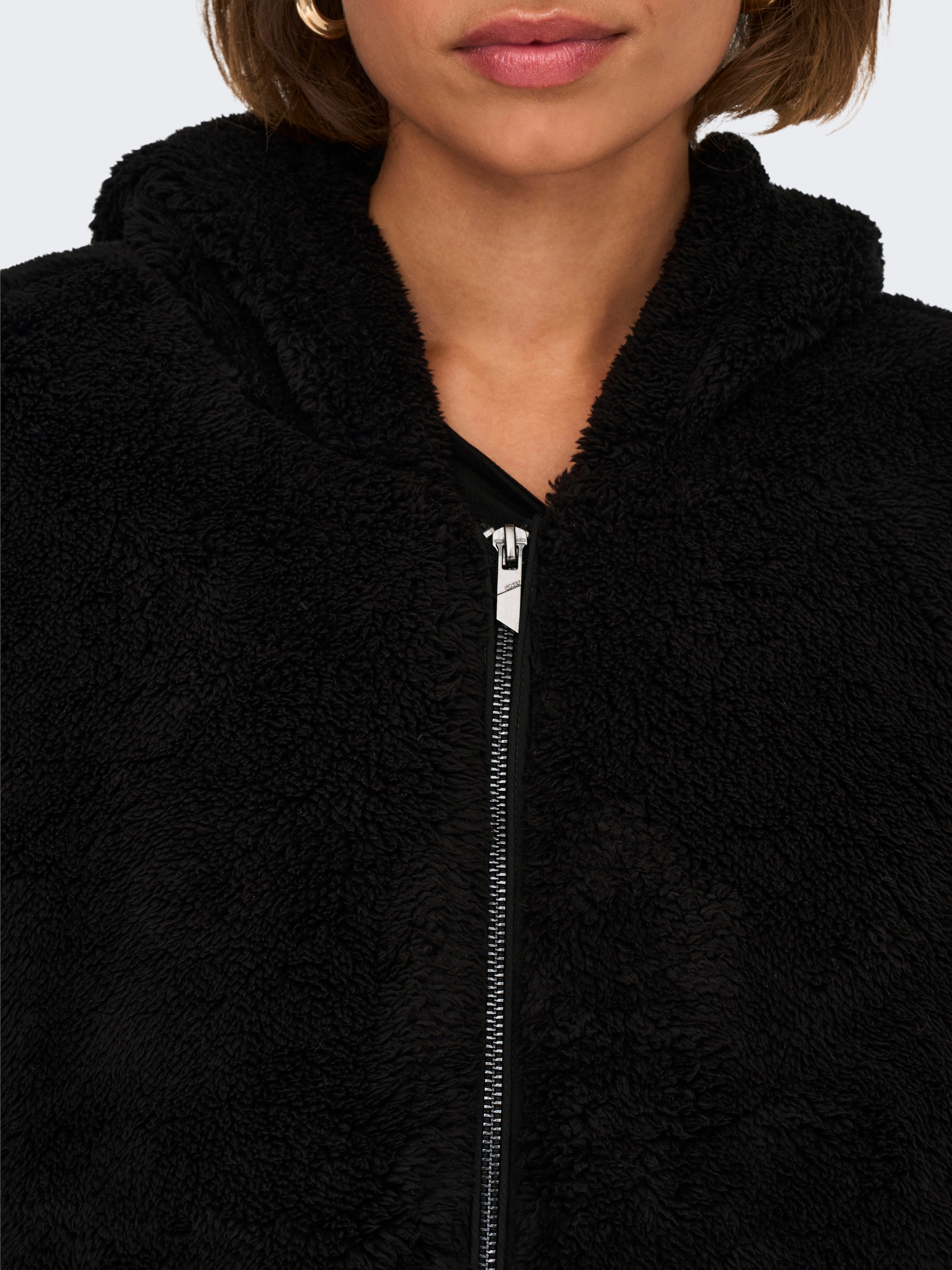 ONLY Kapuzenplüschjacke »ONLNEWANNA CONTACT SHERPA JKT OTW NOOS«, mit Kapuze
