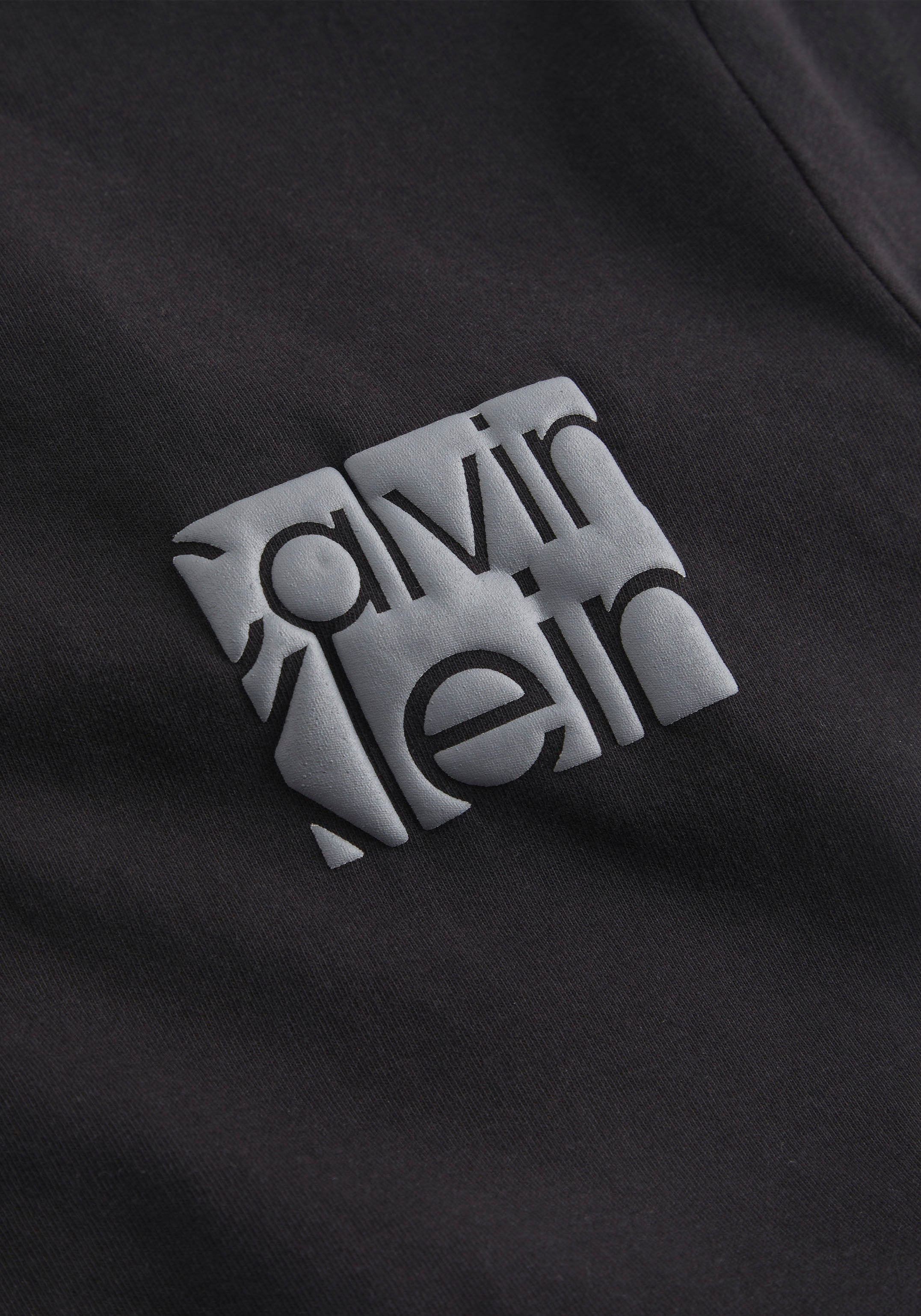 Klein Logo Calvin Klein auf Kurzarmshirt, mit Brust Calvin online kaufen der