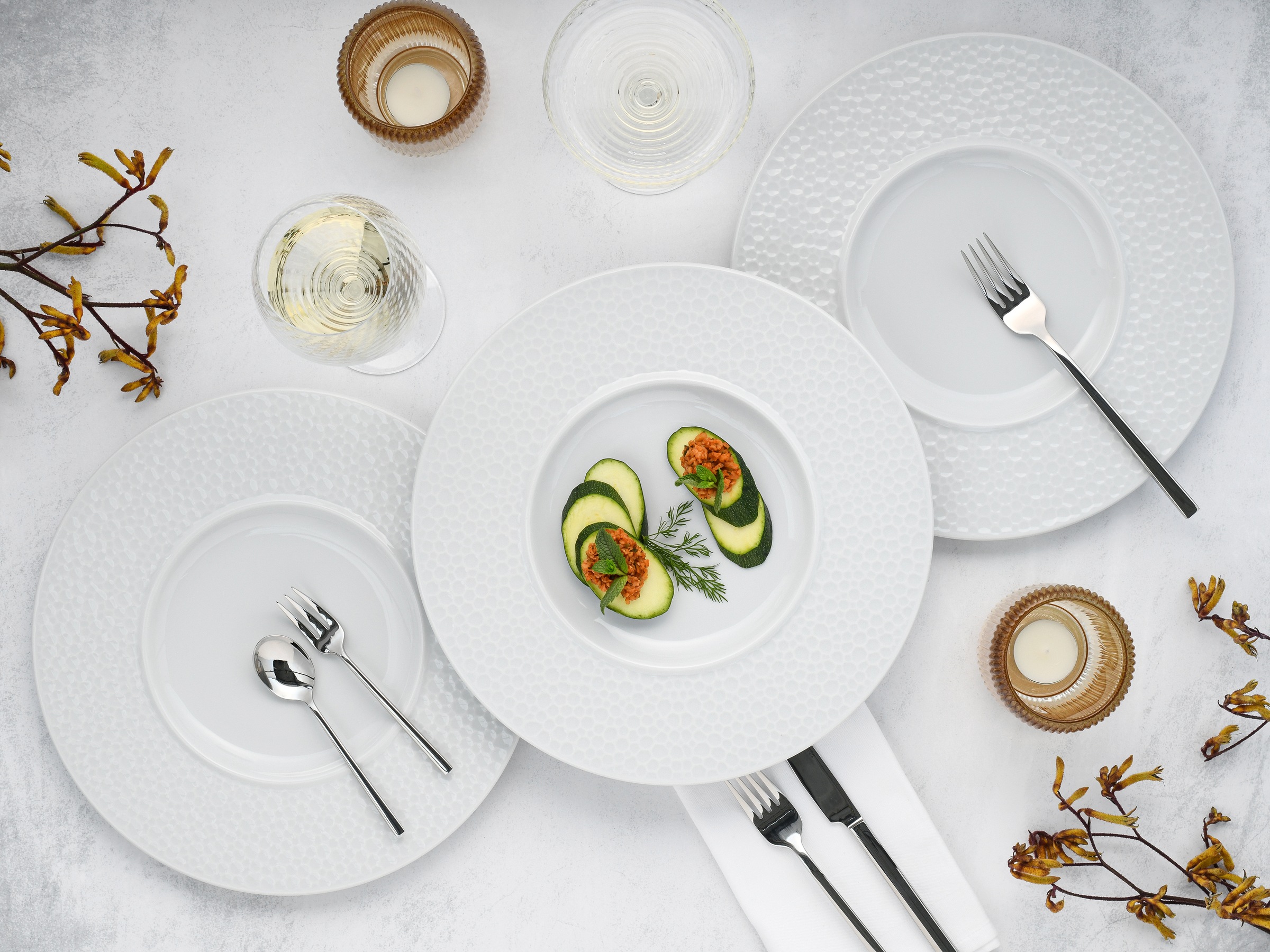 CreaTable Teller »Show Time Hammer weiß, Gourmetteller 4-tlg.« Moderne Formgebung, Fine Dining-Charakter, Relief Oberfläche