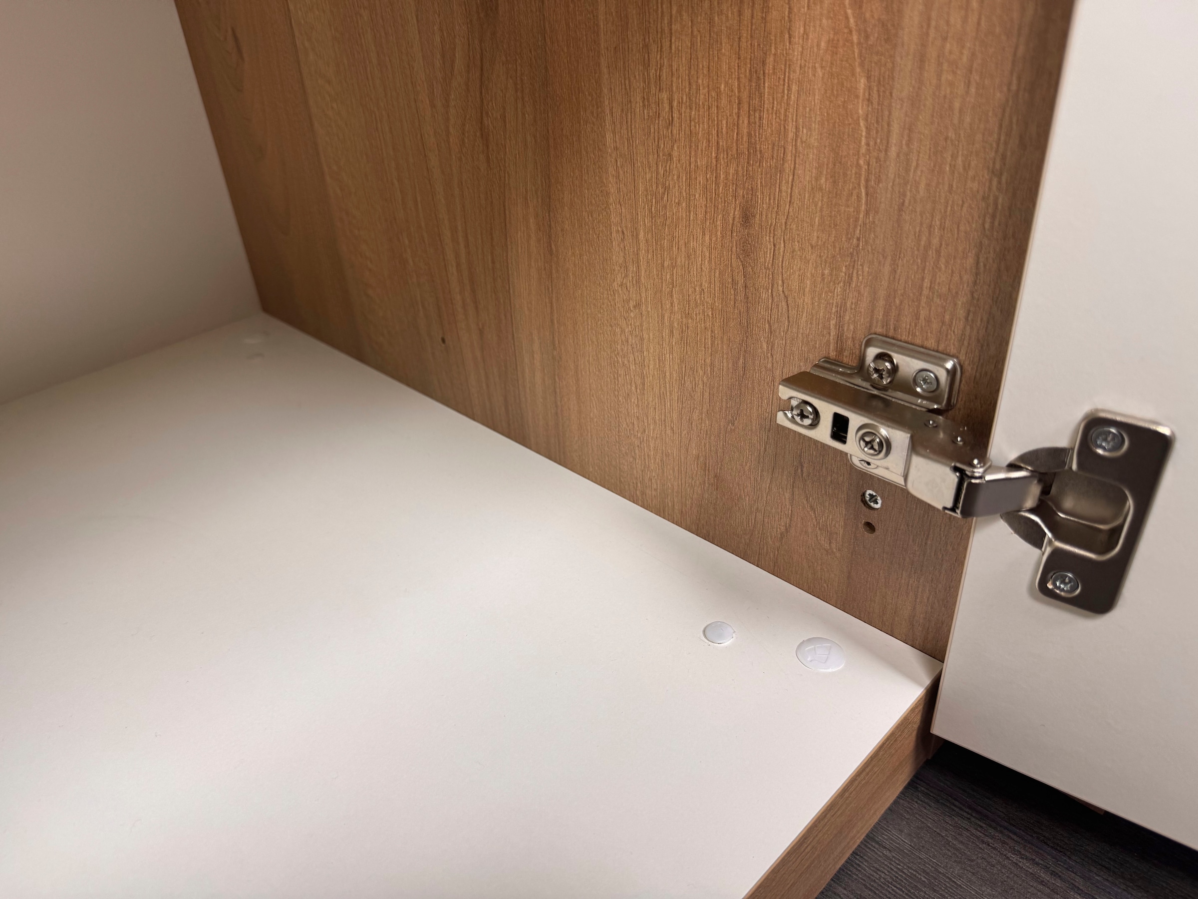 Home affaire Kleiderschrank »Gala, beige hochglänzend UV lackiert, kratzfest, FSC-zertifiziert«, (abgerundete Schubladen aus MDF im Holzdekor, soft-close), mit Beleuchtung und Passpartourahmen, hoher Schrank (224cm), 2 Breiten