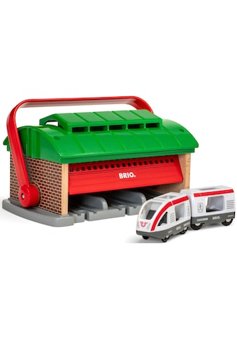BRIO® Spielzeugeisenbahn-Gebäude »BRIO® WORLD, Mitnehm-Lokschuppen mit Reisezug«,... kaufen