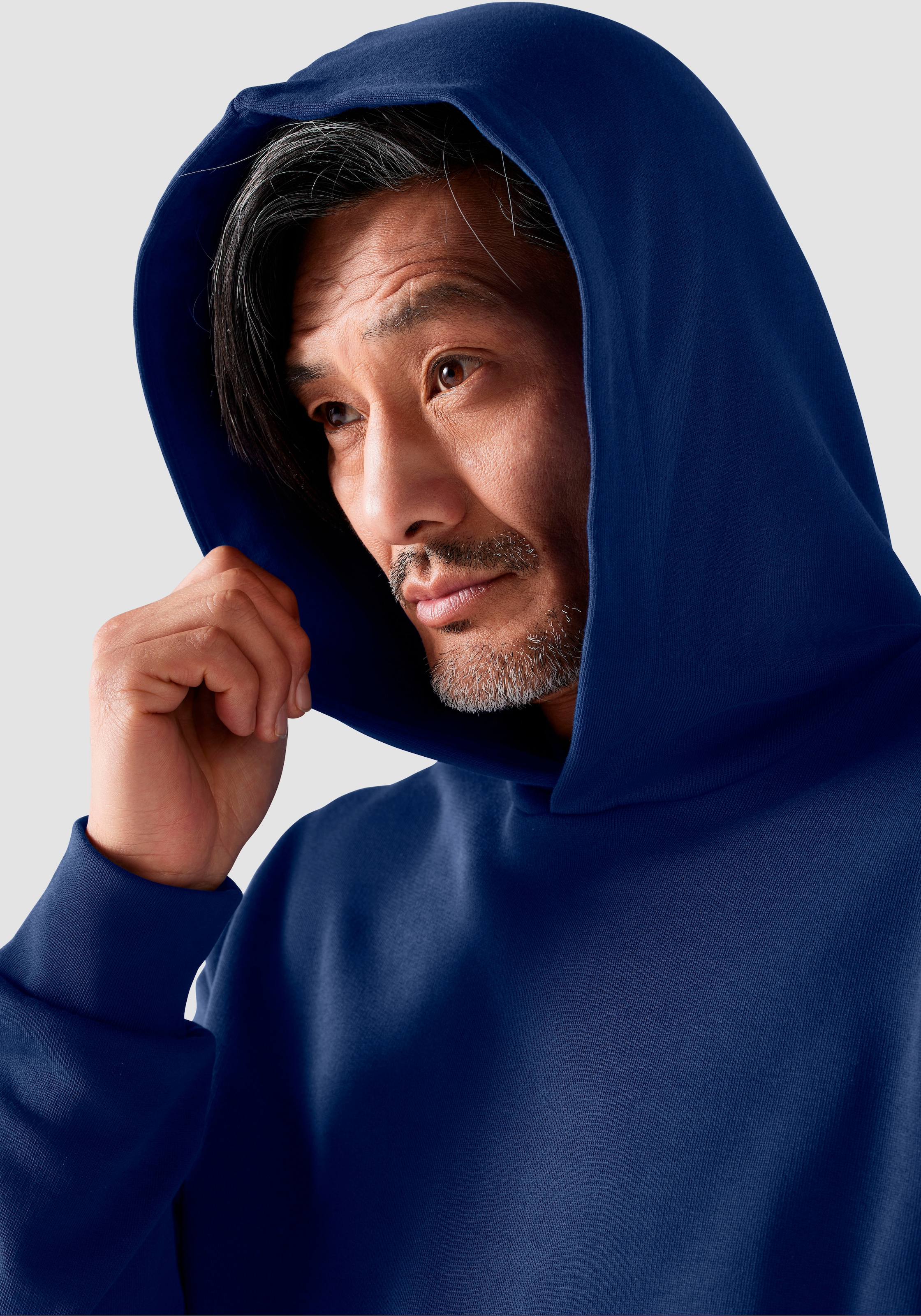 BMW Hoodie , mit farbgleichem Logo auf der Rückseite
