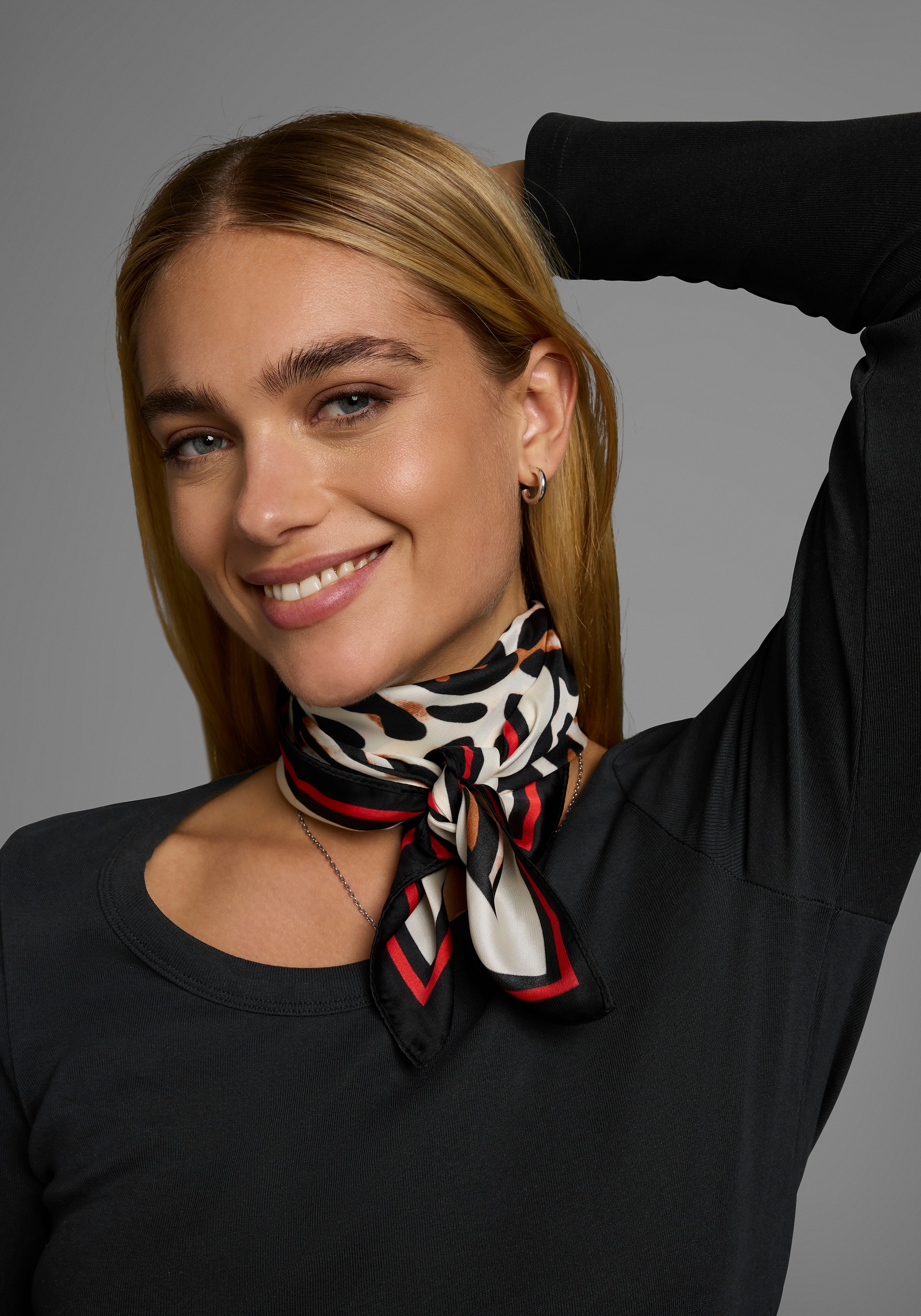 Flashlights Langarmshirt Langarm,  figurbetont,  unifarben,  Rundhalsausschnitt