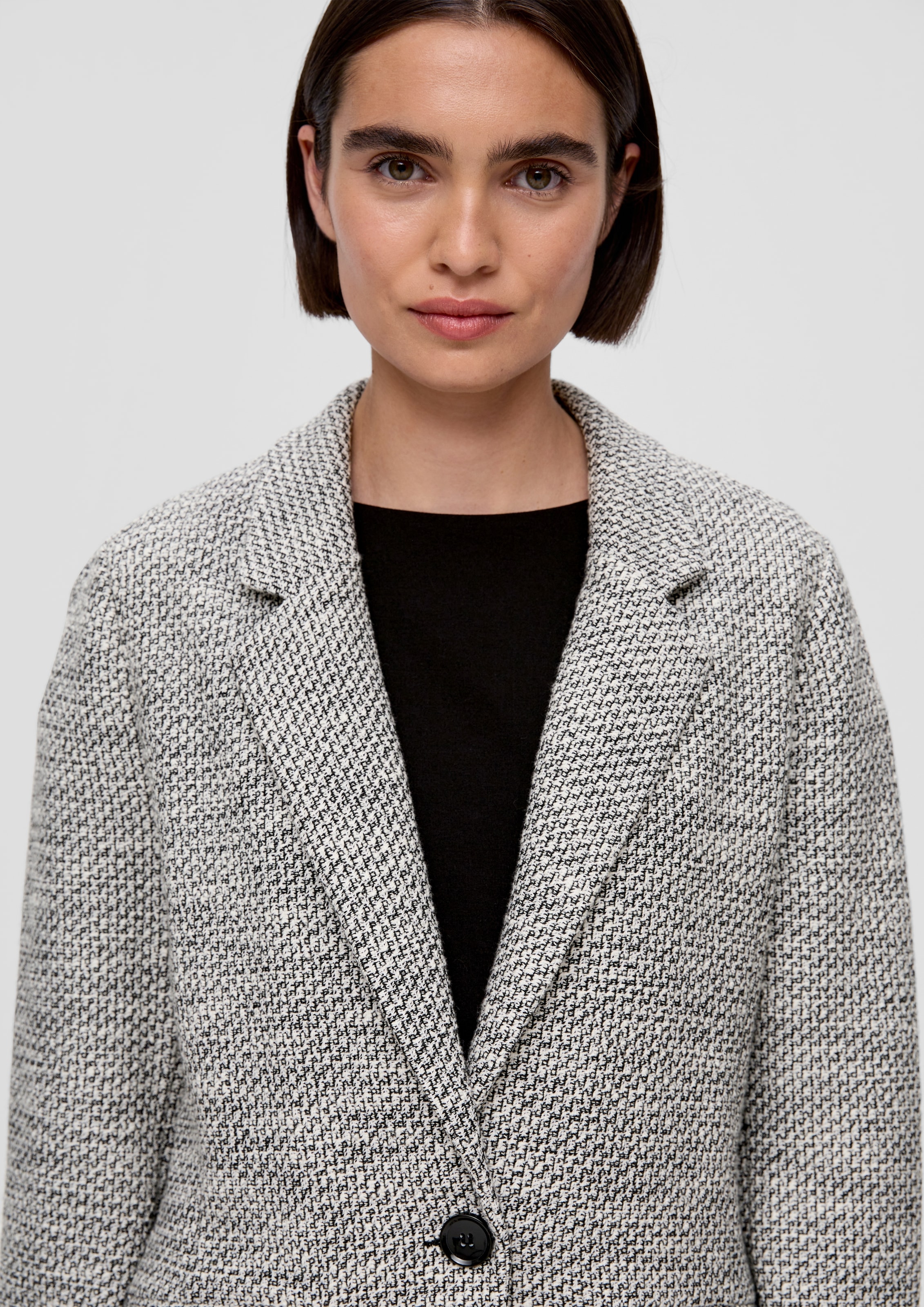 s.Oliver BLACK LABEL Kurzblazer, mit Pattentaschen vorne