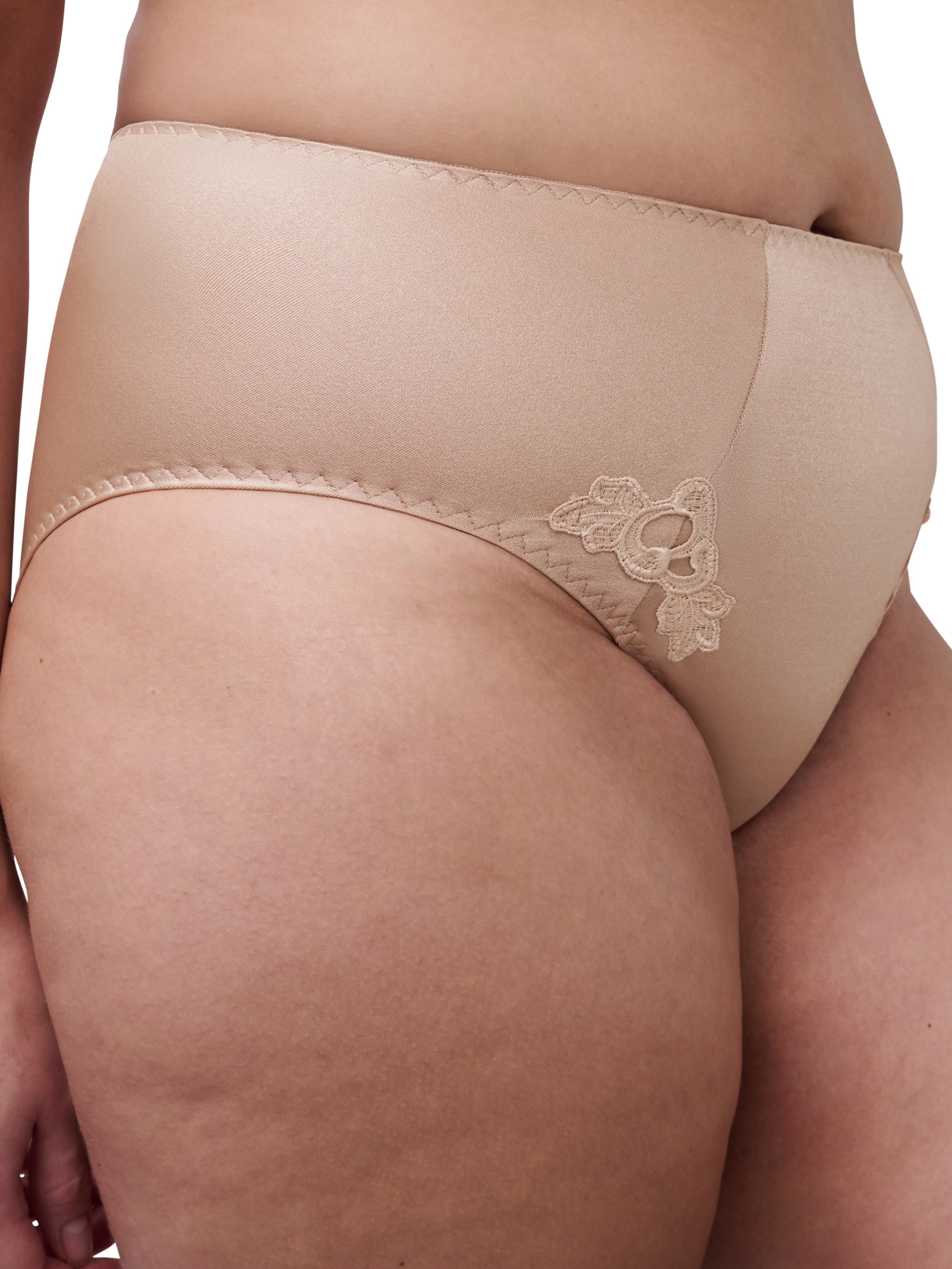 Chantelle Slip »HEDONA« blickdichtes Gewebe, Guipure Spitze