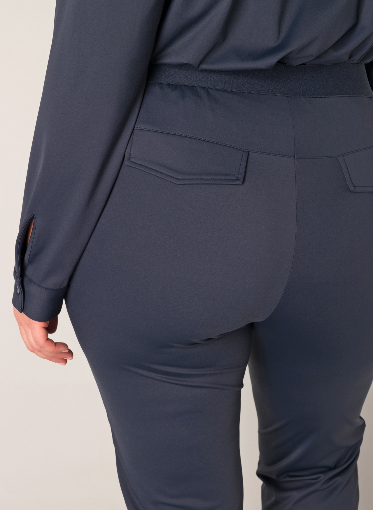Base Level Curvy Stoffhose »Liana«, mit Stretch und Kordelzug, im Jeggings-Style