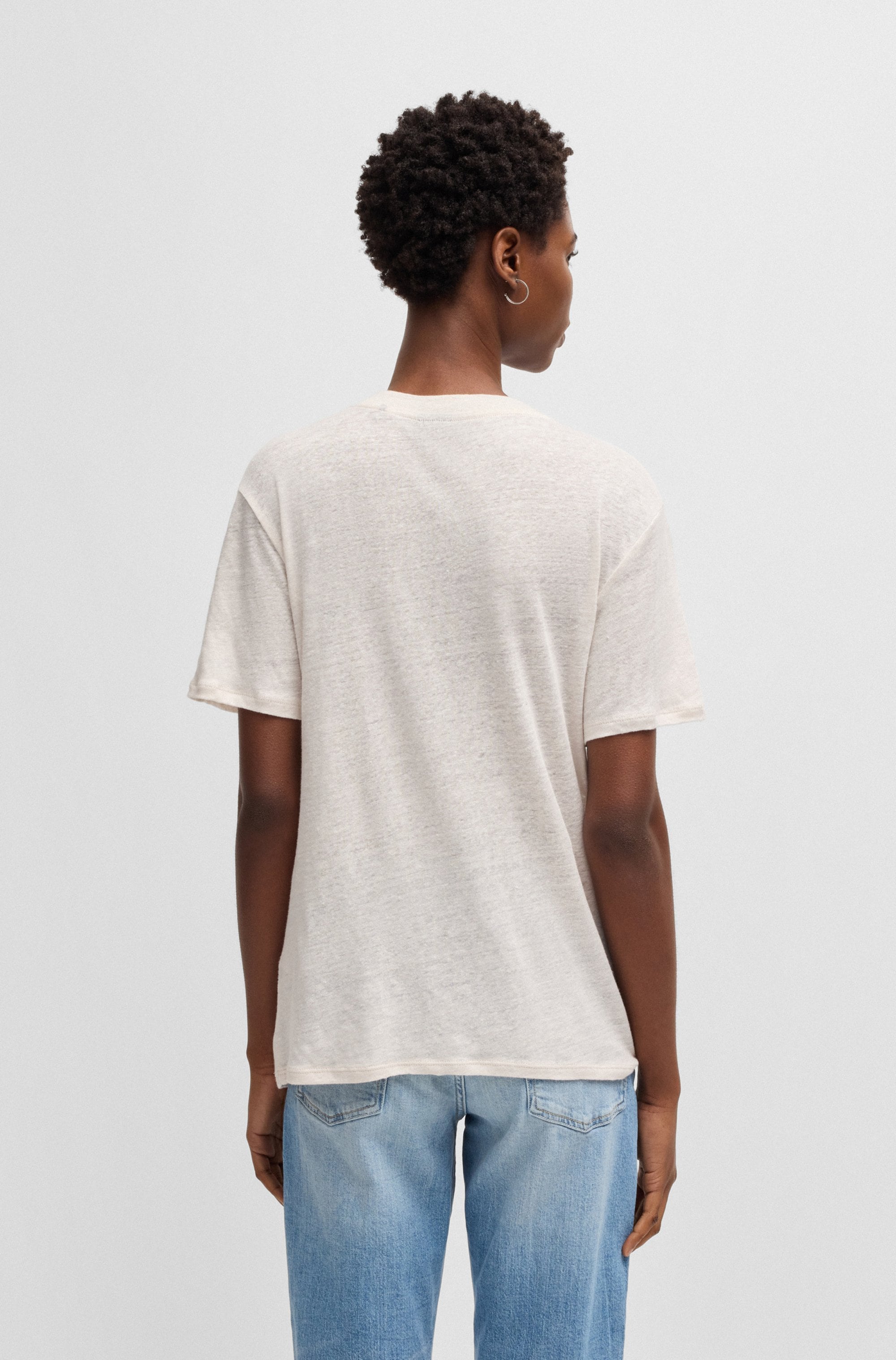 BOSS ORANGE T-Shirt »Ela Premium Damenmode« aus Leinen, V-Ausschnitt