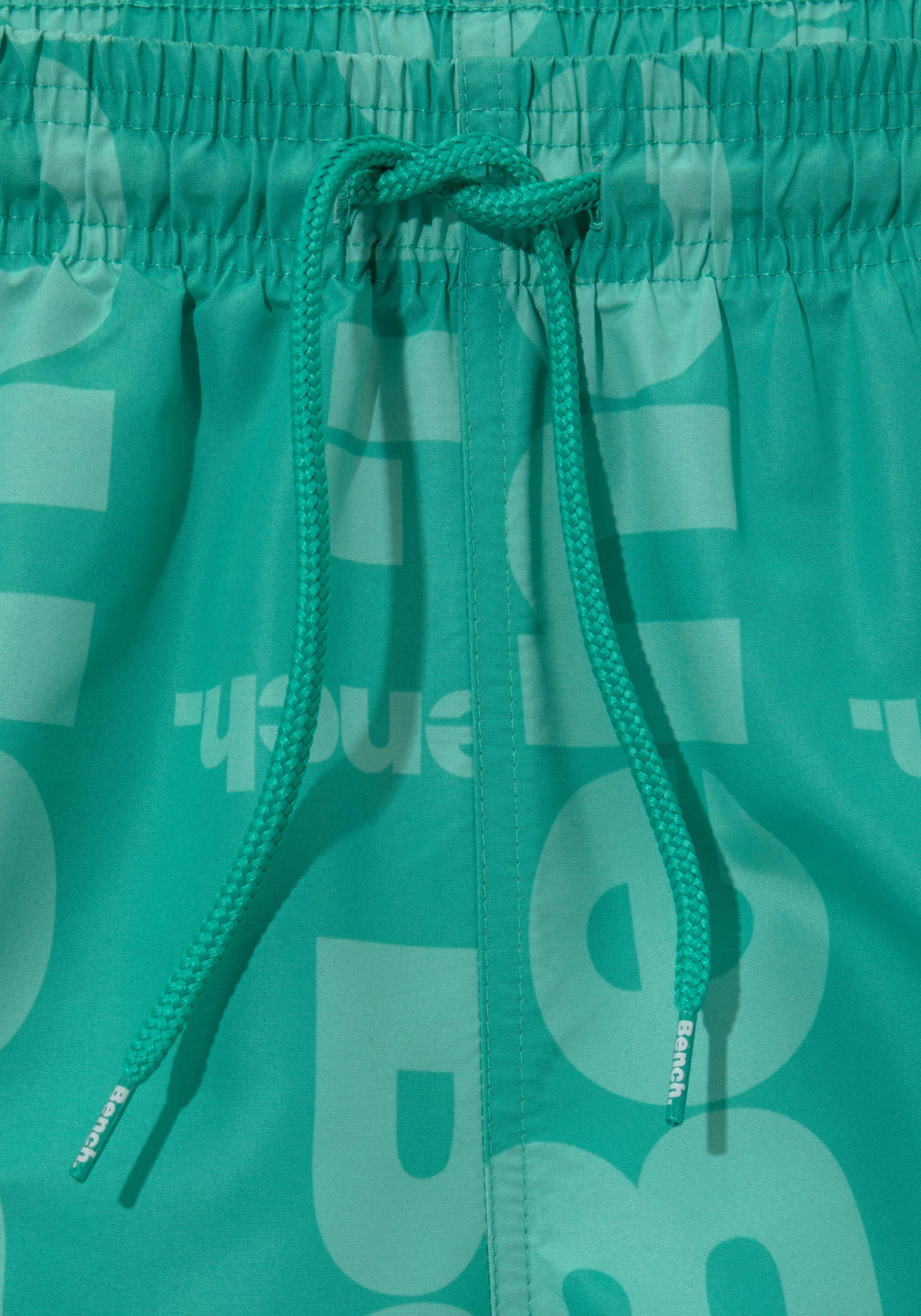 3. Bild von Bench. Badeshorts