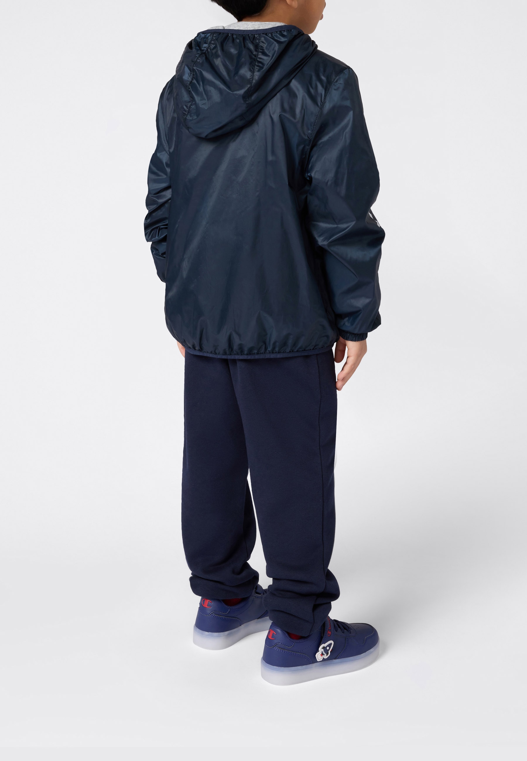 Champion Windbreaker »OUTDOOR Light Hooded Jacket with Large Logo« mit Kapuze mit Kapuze, wasserabweisend, winddicht