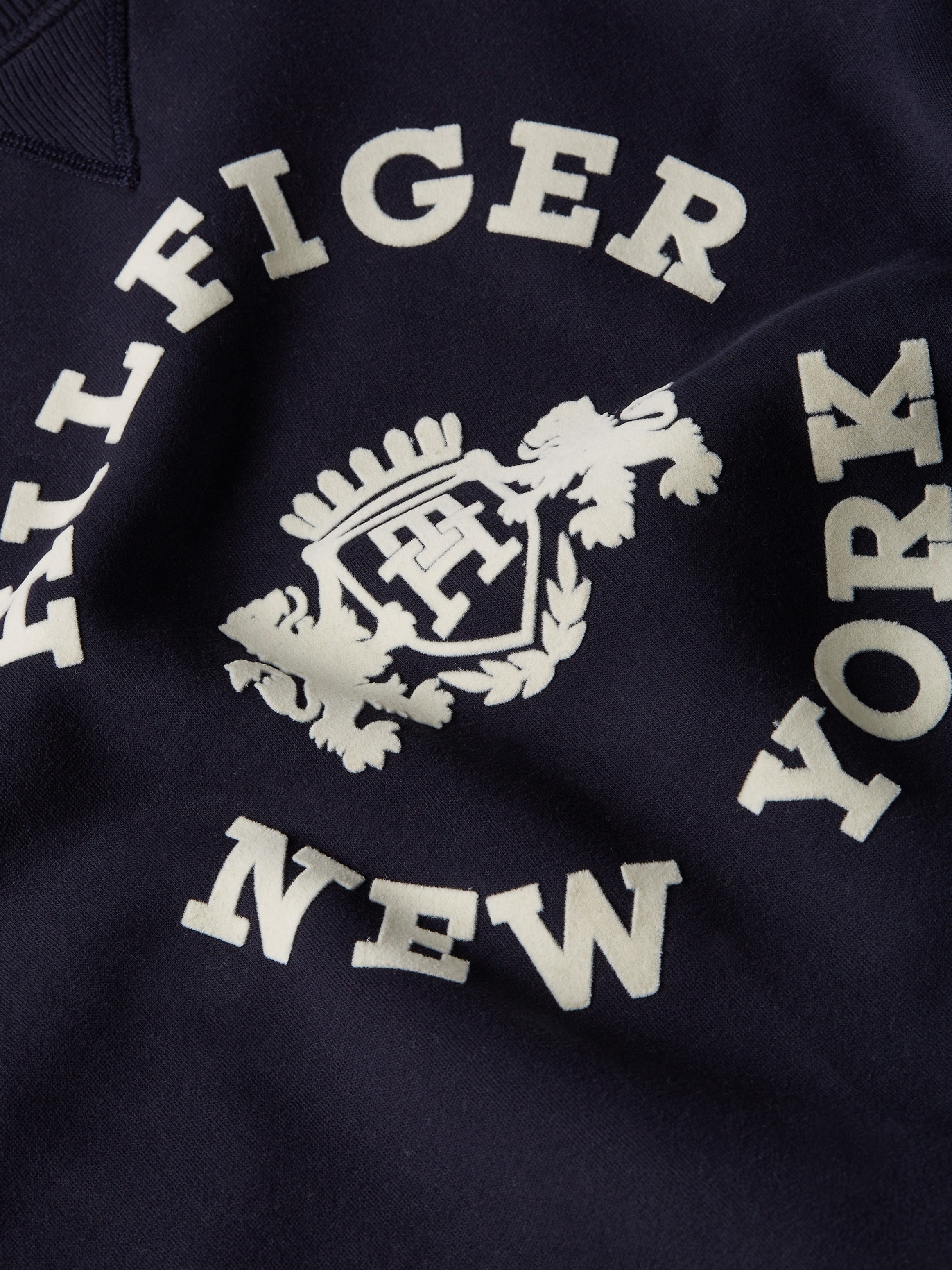 Tommy Hilfiger Sweatshirt mit REG FLOCK »MDN Markenlogo SWEATSHIRT«, kaufen VARSITY großem