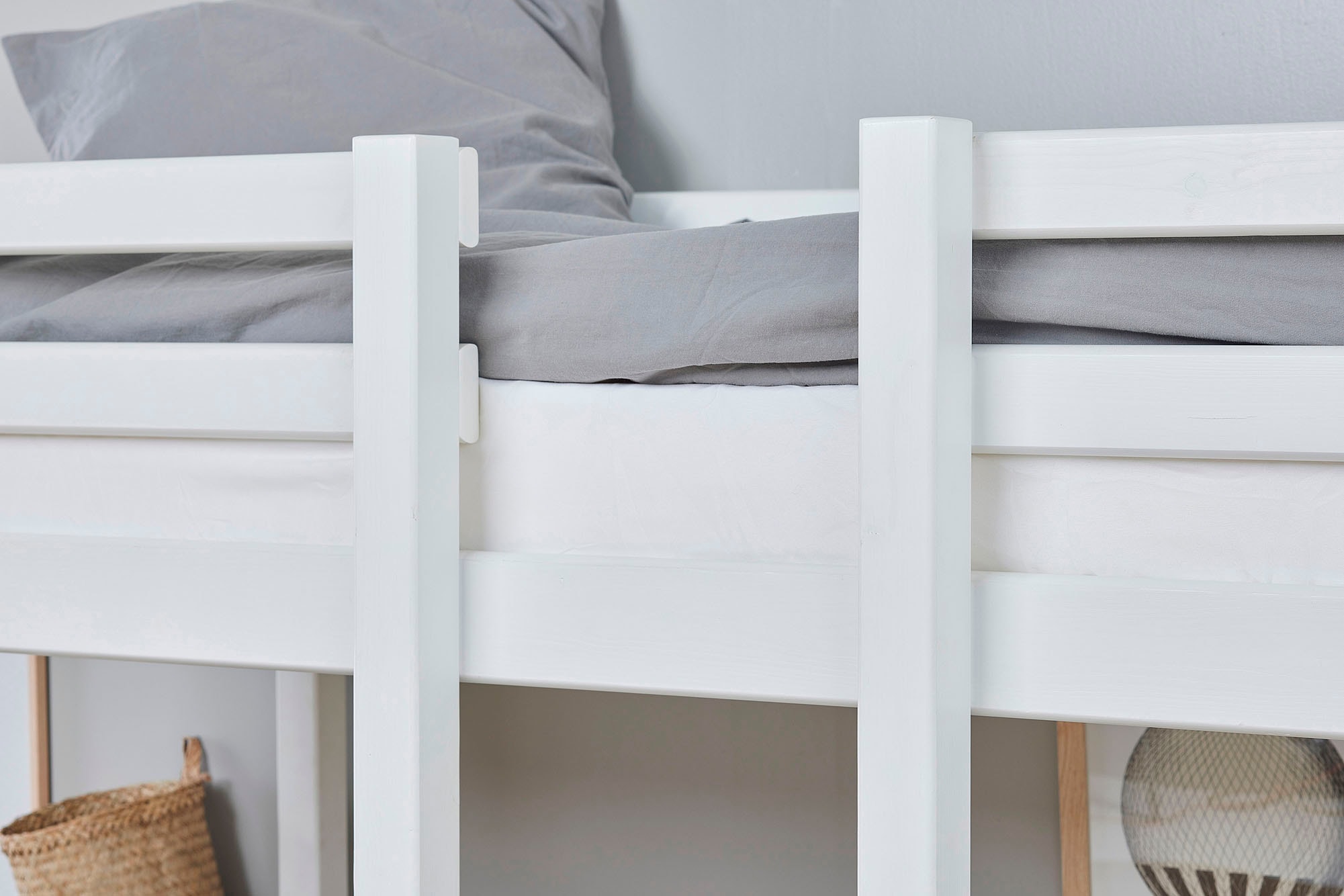 Hoppekids Hochbett »ECO Dream JUMBO Kinderbett mit Funktion - Praktisch & flexibel, 90x200« Unteres Bett nutzbar als Bett oder Sitzgruppe. Matratzen in Antrazit.