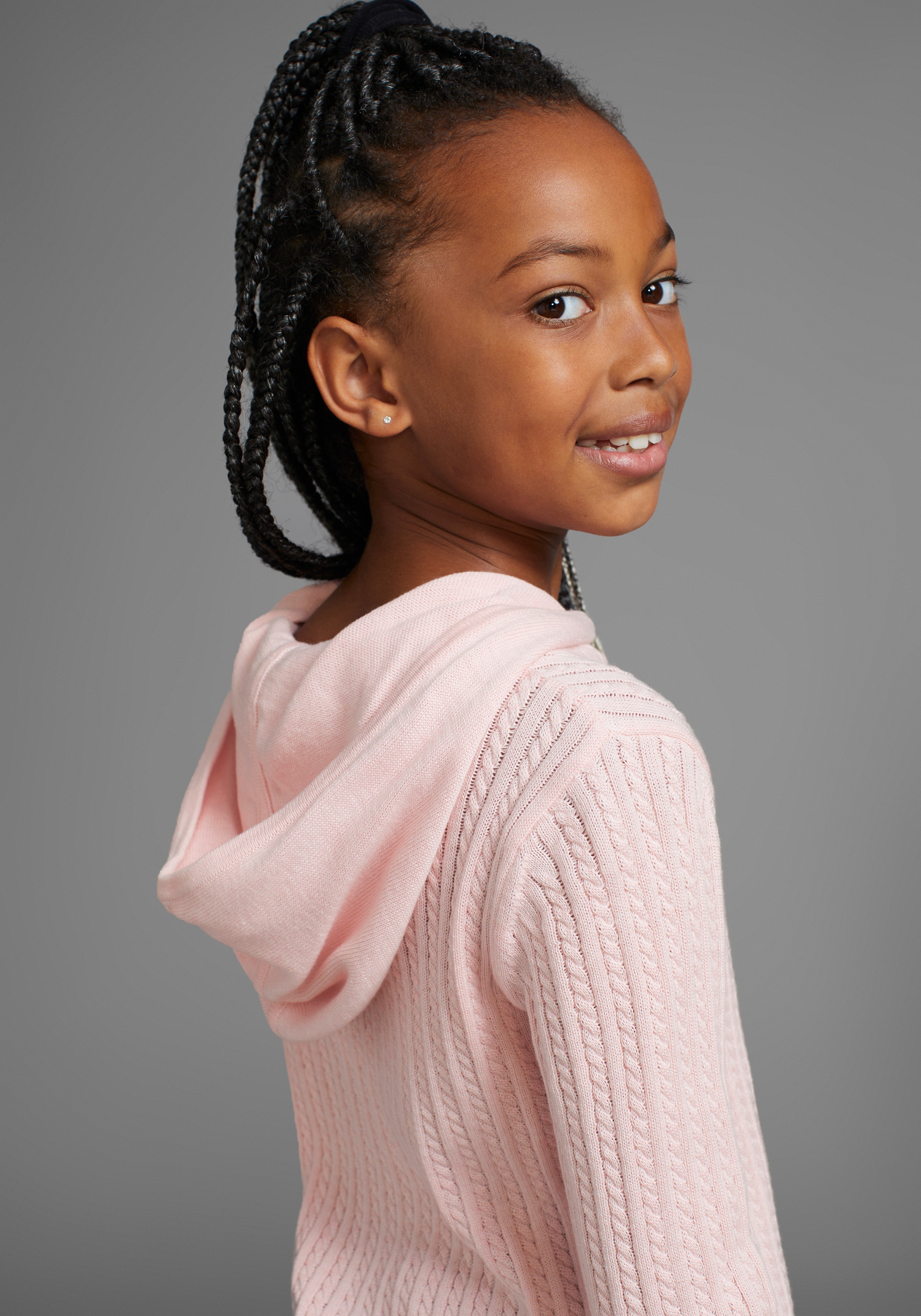 DELMAO Strickpullover »Zopf-Strickpullover aus Feinstrick mit Kapuze« aus weichem Strick für Mädchen