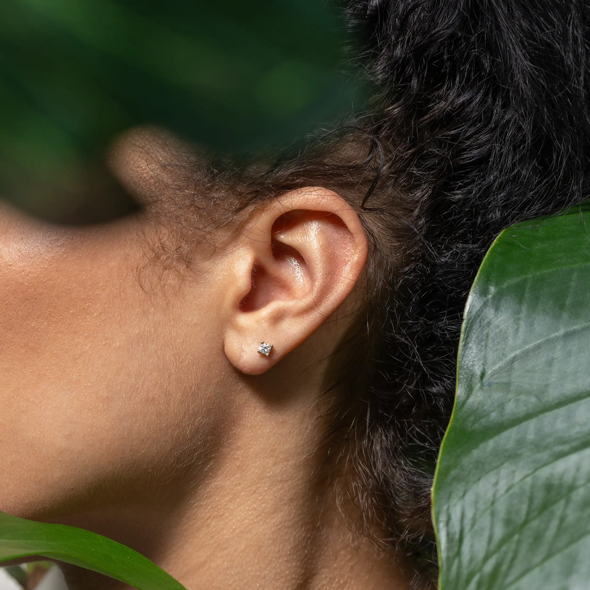 LYOMI Paar Ohrstecker »585/- Gelbgold 2 synth. Diam. 0,25 ct.«