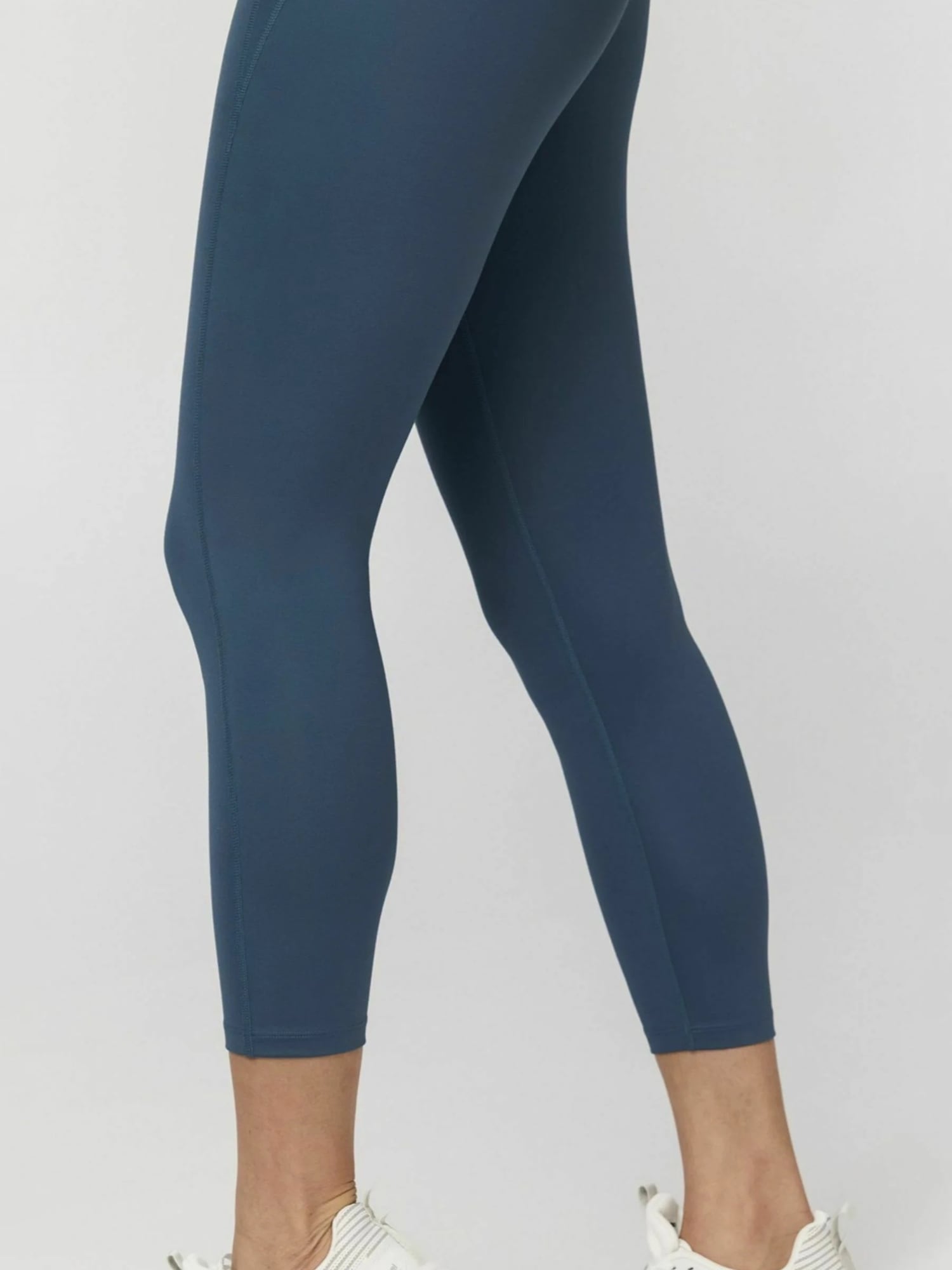 GIRLFRIEND COLLECTIVE Chinohose »Girlfriend Collective Trouser Compressive«