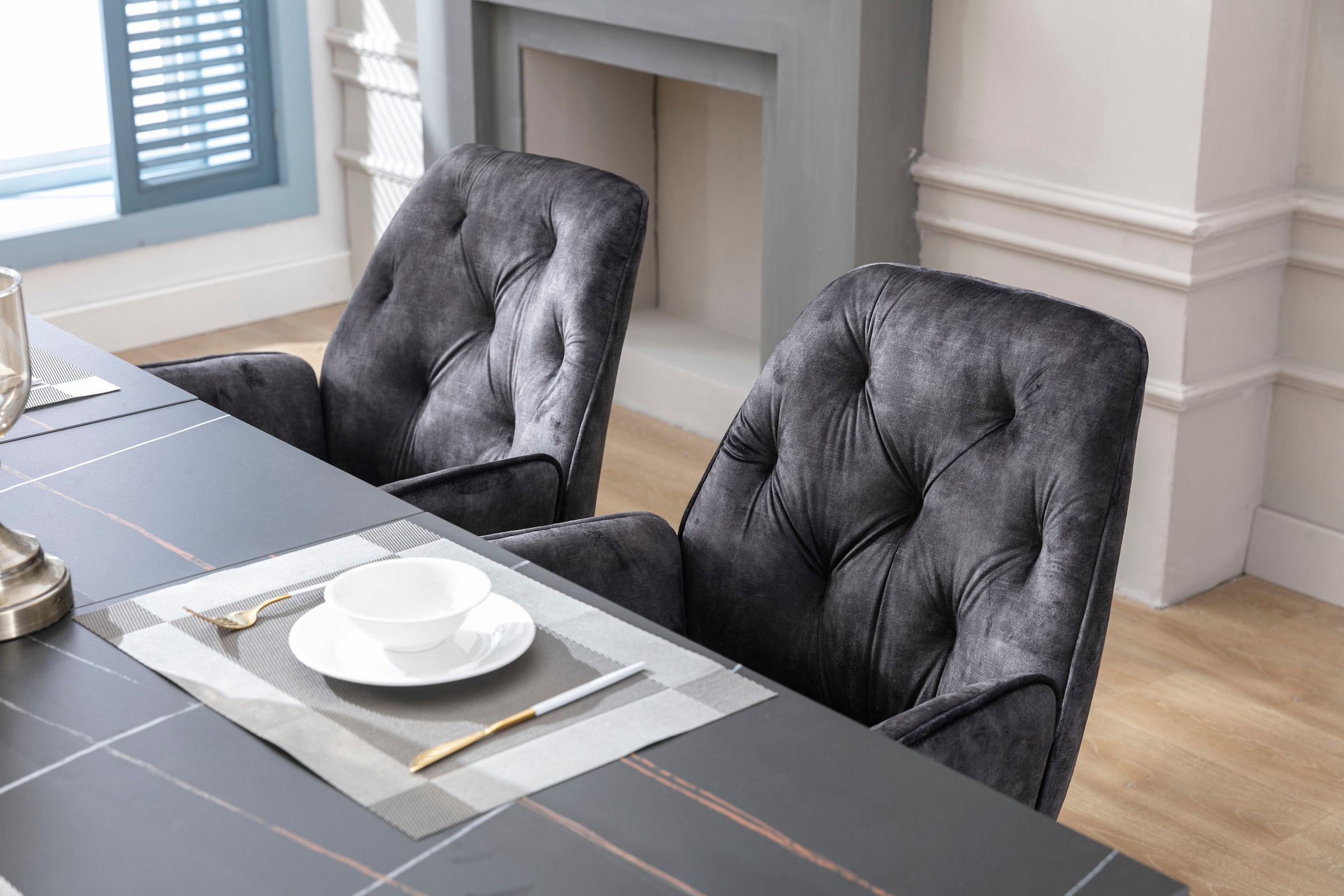 byLIVING Esszimmerstuhl »Sarina«, (Set), 2 St., Samtstoff Velvet, 2er-Set, hochwertiger Vintage-Samt Bezug mit Steppung, 360Grad drehbar