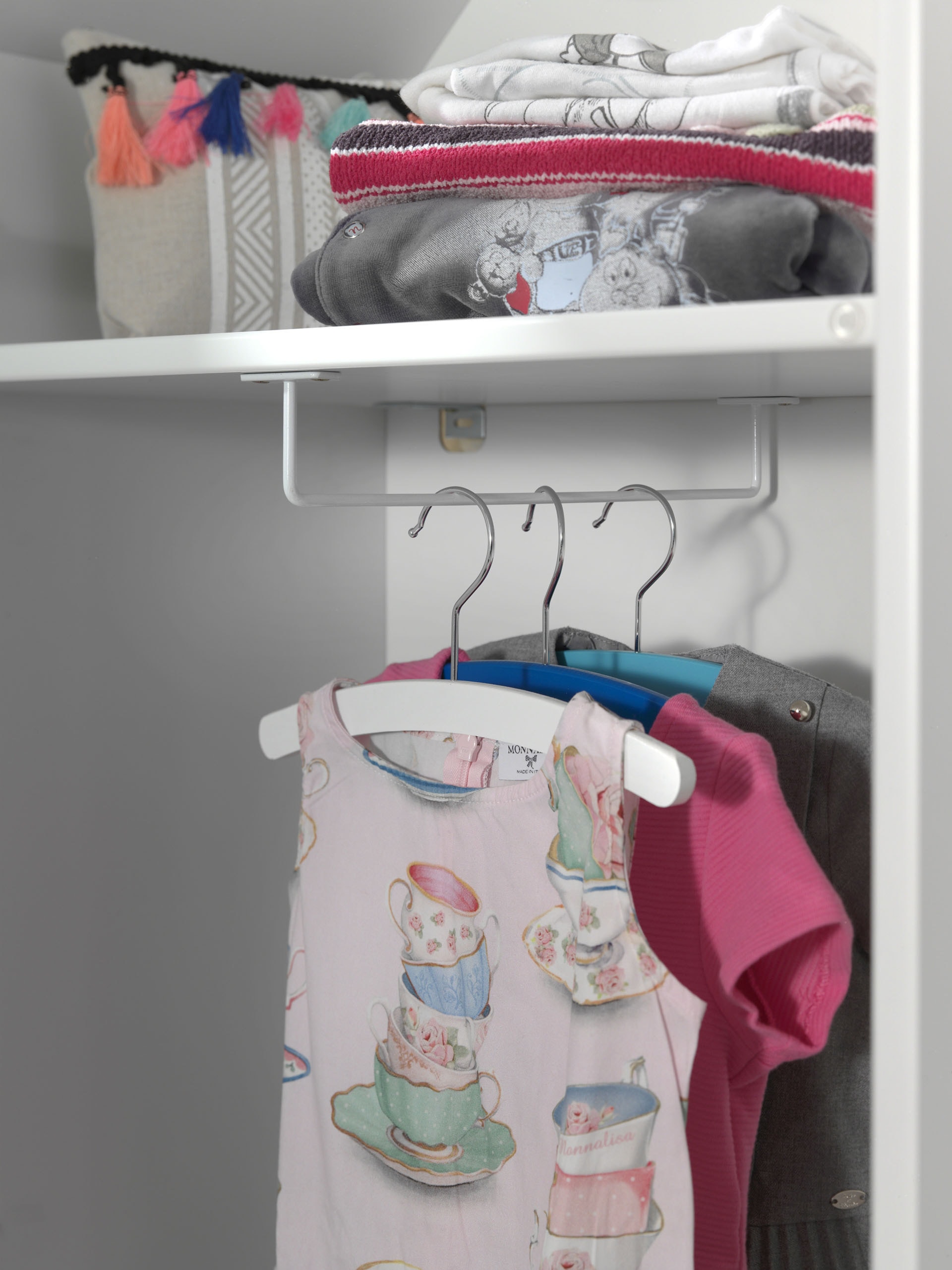 Vipack Kleiderschrank »Set Casami Bruges in trendigem Design, 2 Kleiderschränke« Schranktüren in verschiedenen Farbkombinationen und Fensteranordnungen, 2 Stk. tlg. variable Anordnung, Kleiderschränke mit Böden und Kleiderstange