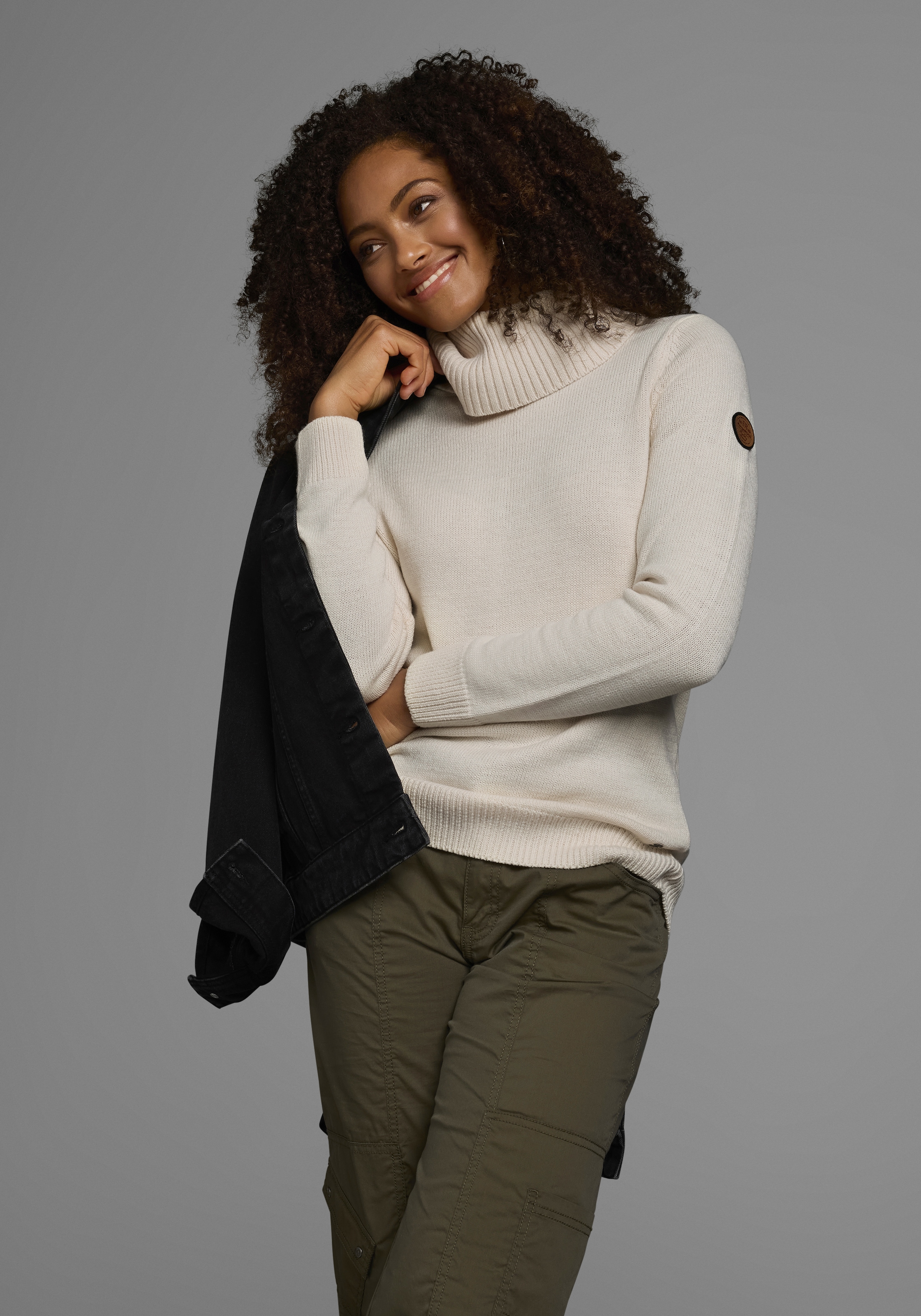 KangaROOS Rollkragenpullover, in klassischer Form