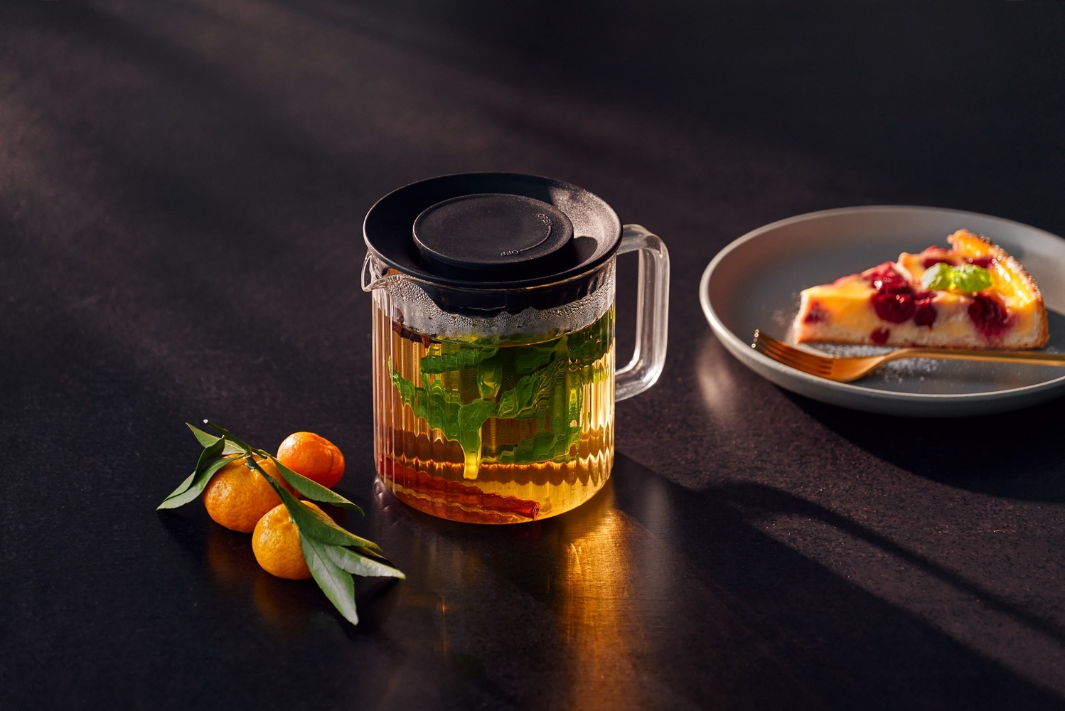 RESTO Kitchenware Teekanne »Ain, hitzebeständige Glaskanne im 3D Design, Hö günstig online kaufen