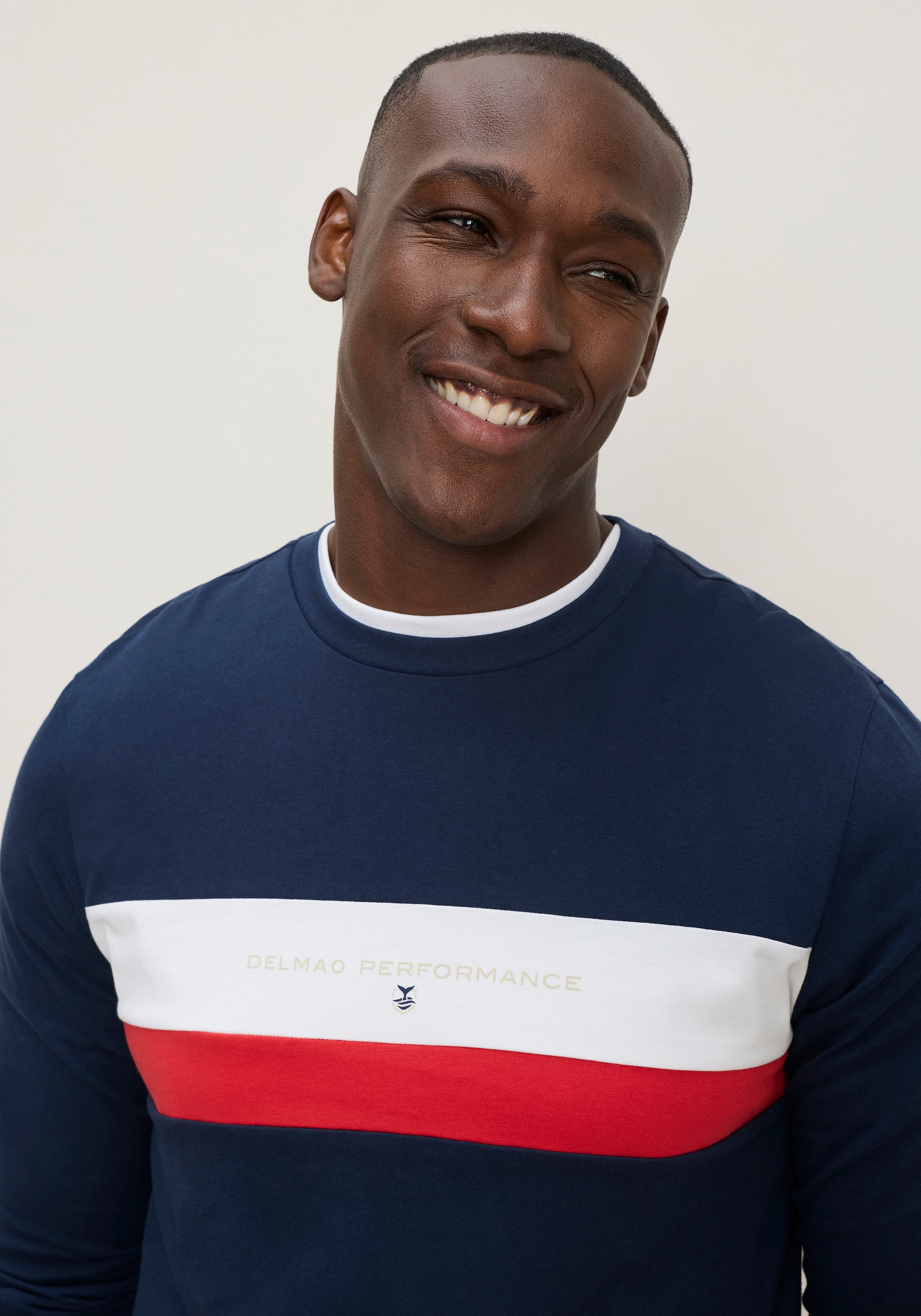 DELMAO Langarmshirt »Neue Kollektion« schmale Passform, Langarm, mit Rundhalsausschnitt