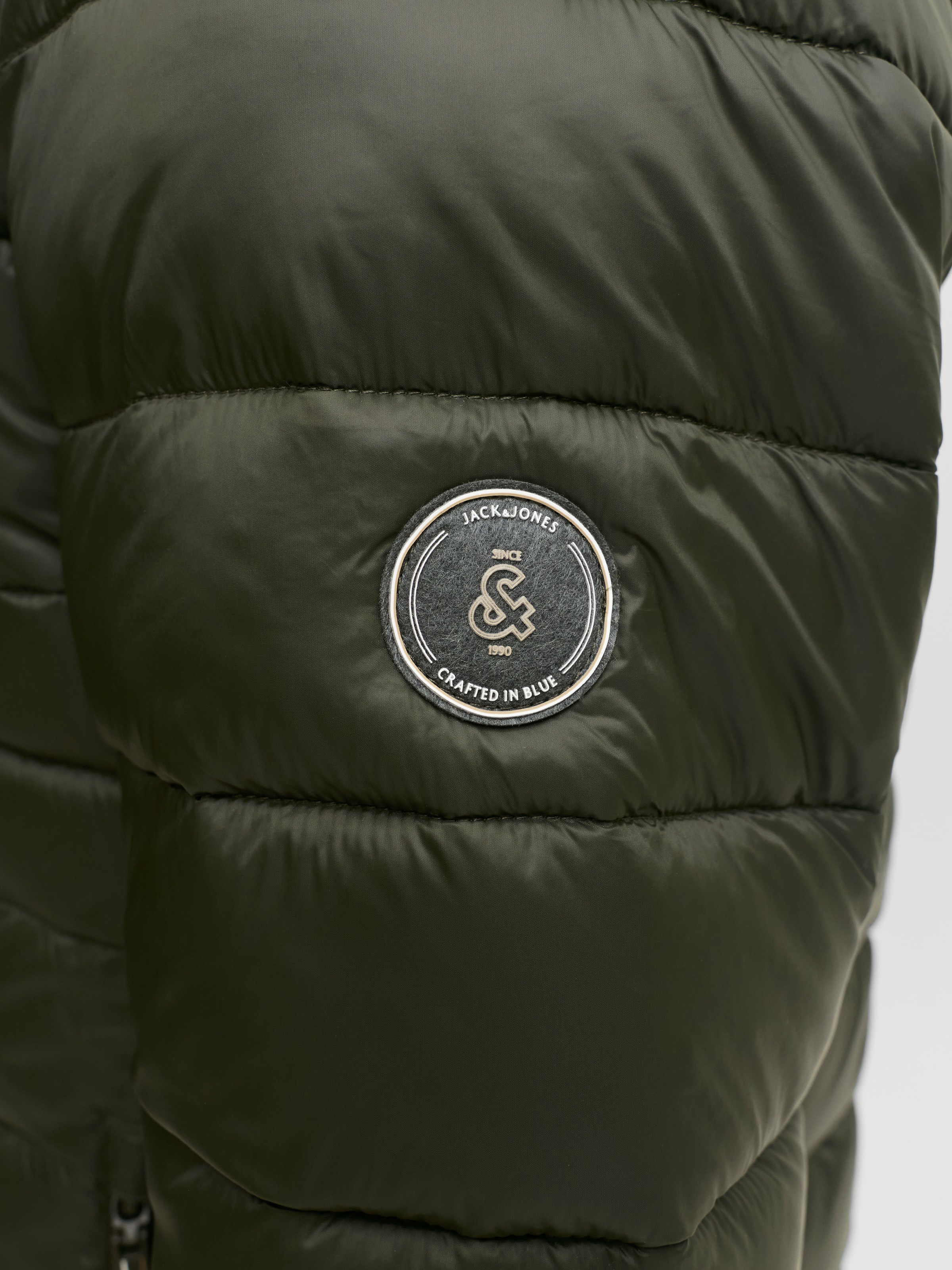 Jack & Jones Steppjacke »JJEKINGSLEY LIGHT PUFFER HOOD NOOS« mit Kapuze Kunstfaser, mit Kapuze