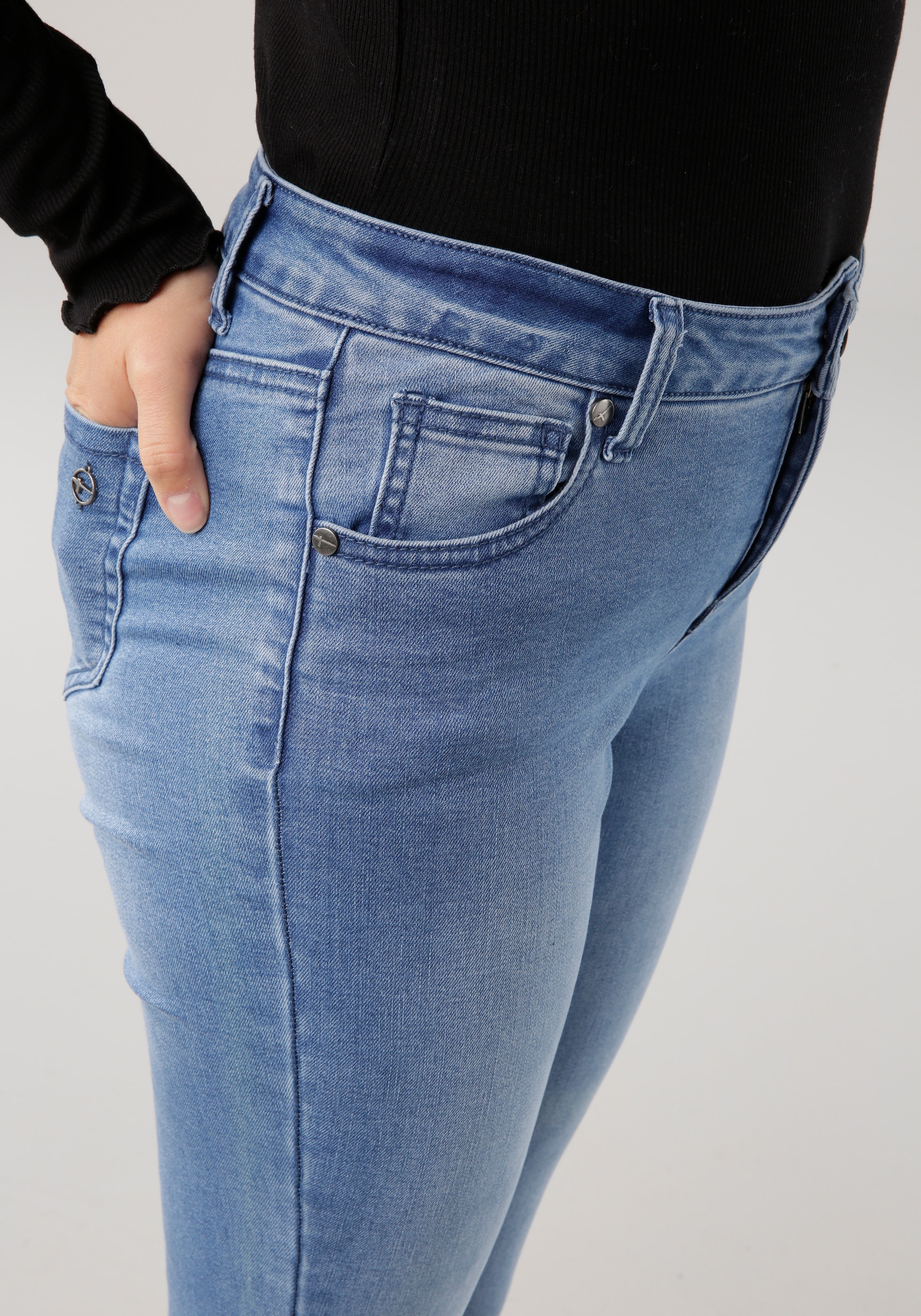 Tamaris Skinny-fit-Jeans, schmale Beinform, normale Leibhöhe, 5-Pocket-Form, Used-Waschung