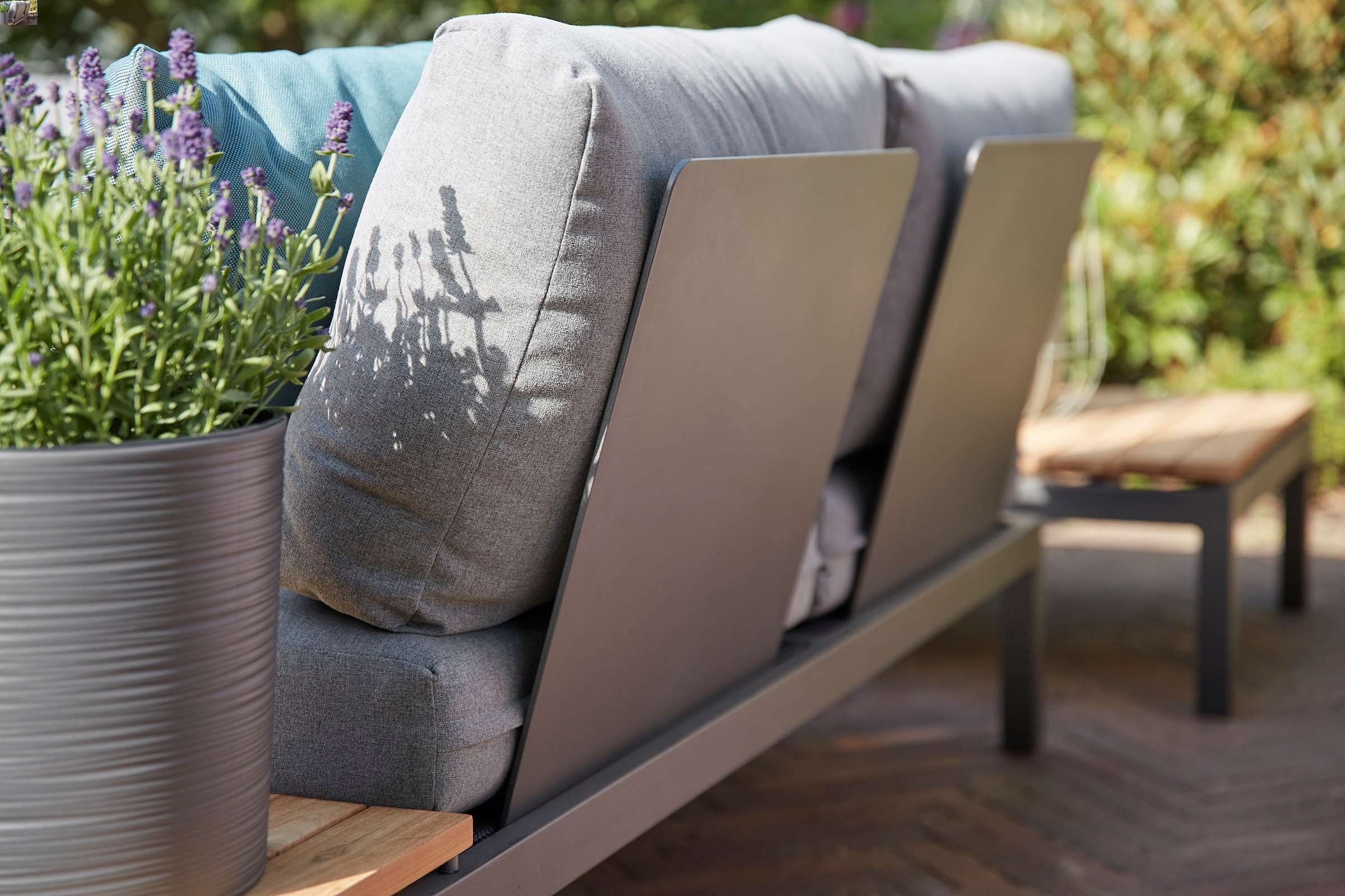 Siena Garden Gartenlounge-Set »Alvida«, (Set, 15 tlg.), best. aus 2 Sofas, 1 Ecksofa, 1 Tisch und 12 Kissen