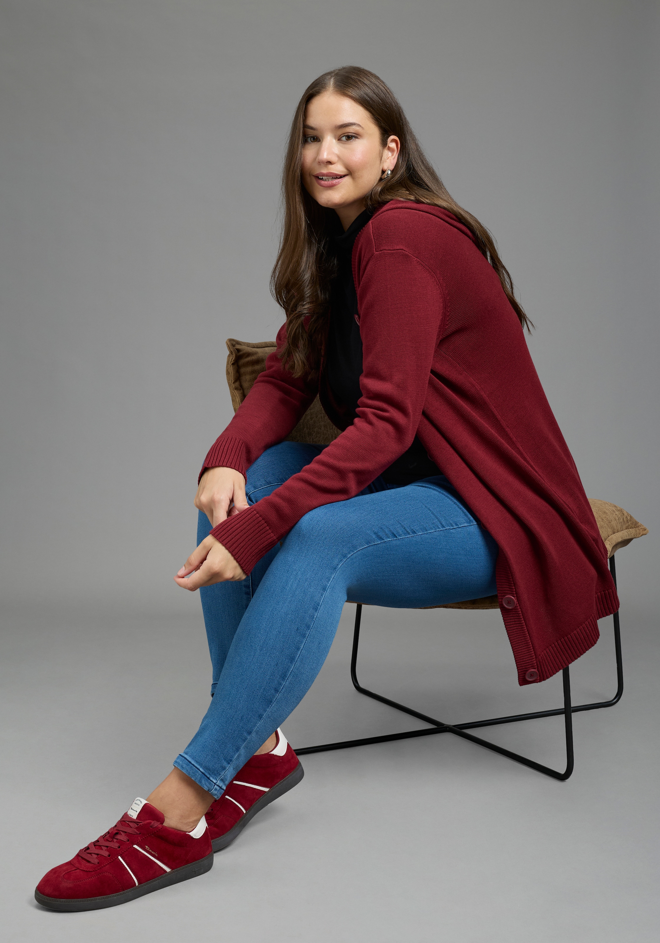 Laura Scott CURVE Kapuzenstrickjacke »Große Größen« mit langem Schnitt, figurumspielende Passform, Langarm